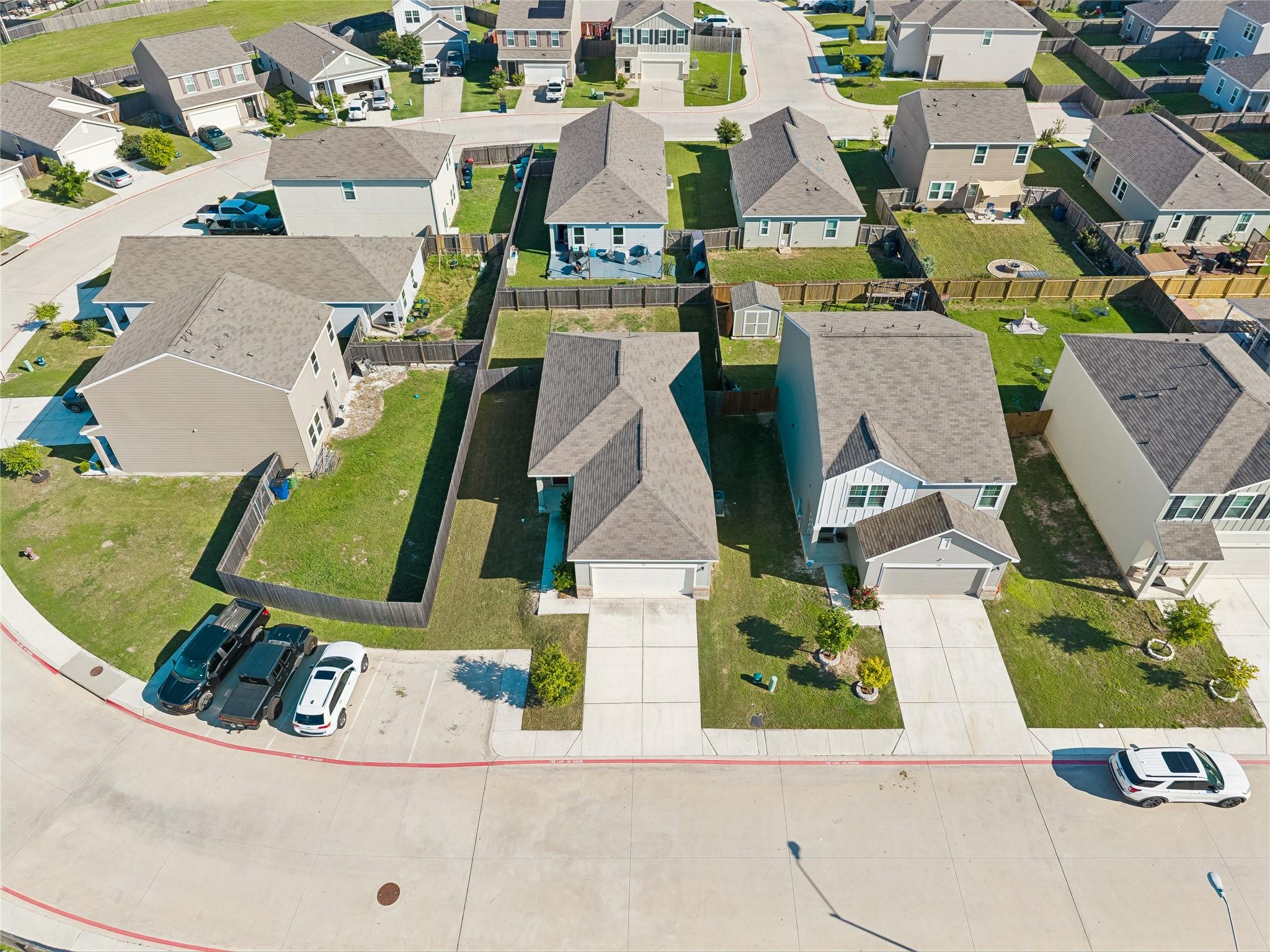 124 Peony Ln, Jarrell, TX 76537