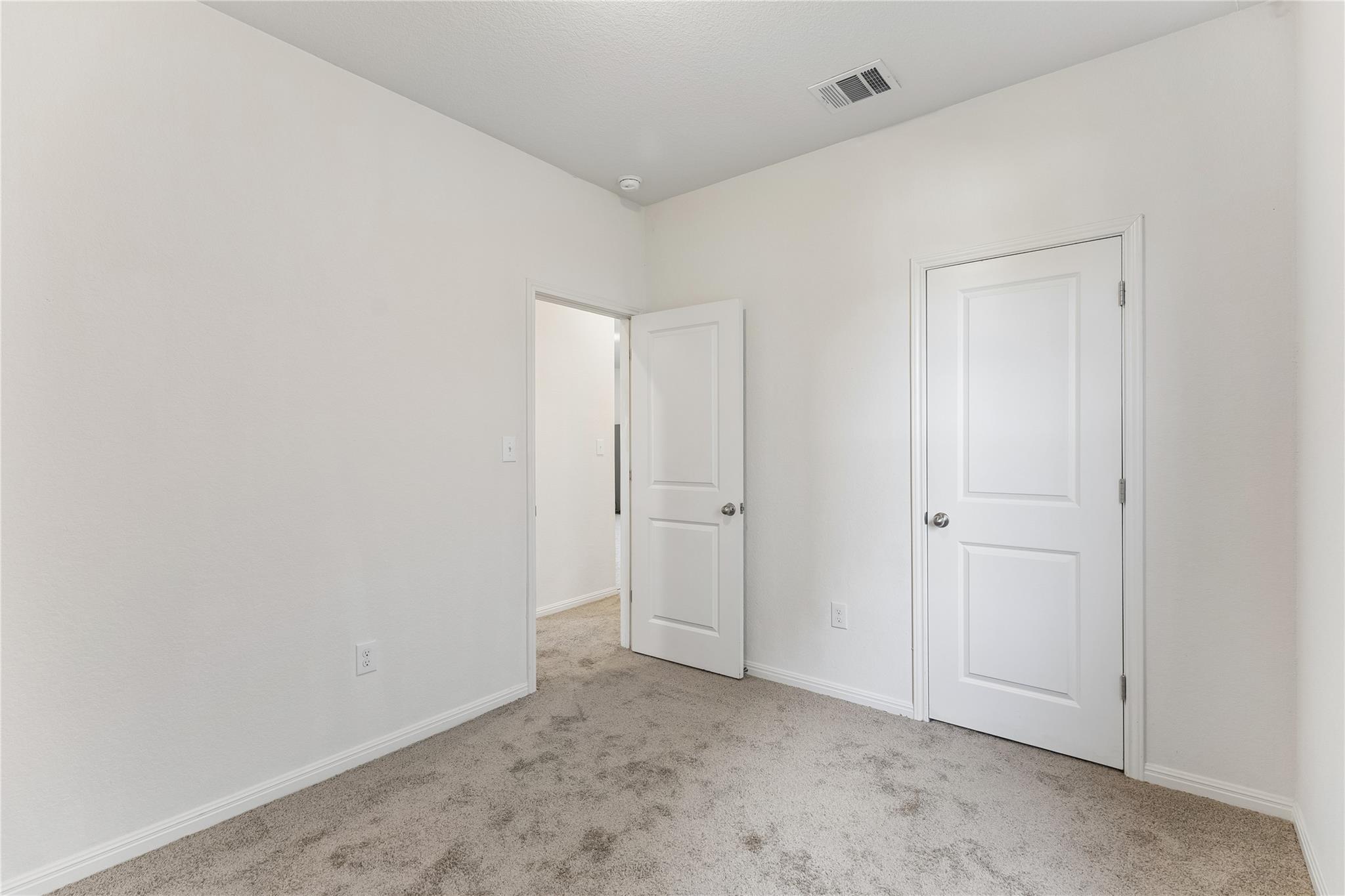 124 Peony Ln, Jarrell, TX 76537