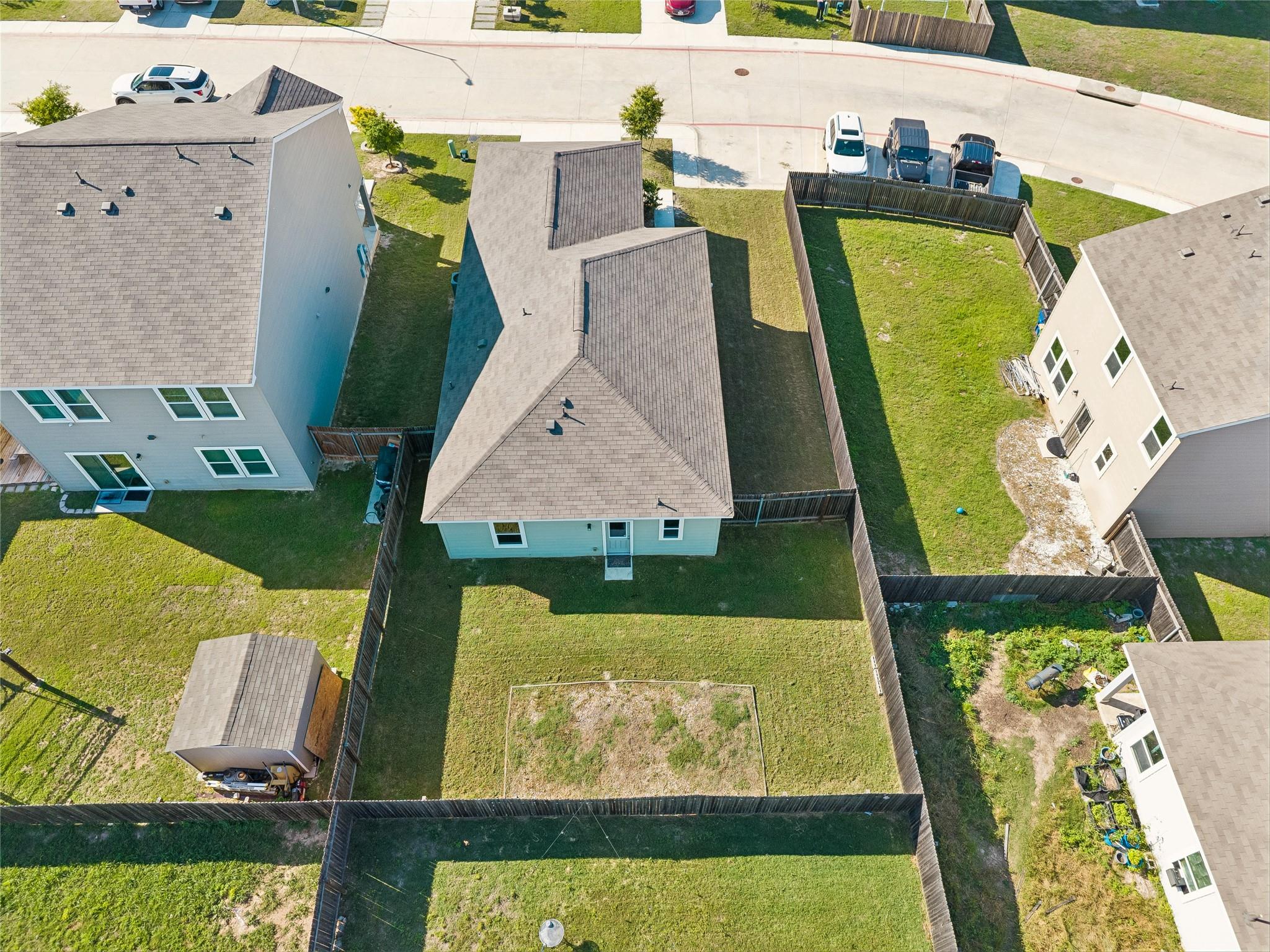 124 Peony Ln, Jarrell, TX 76537