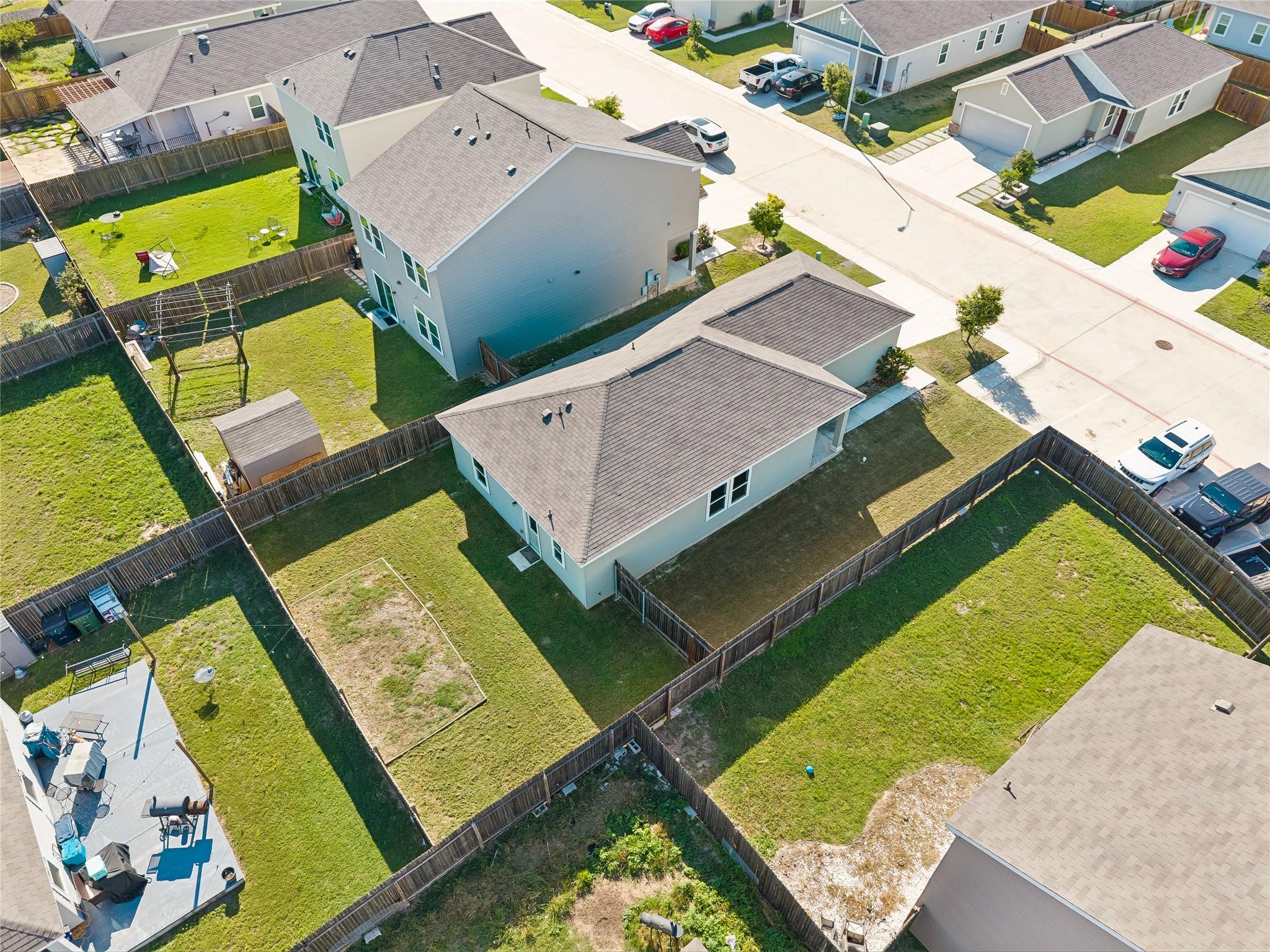 124 Peony Ln, Jarrell, TX 76537