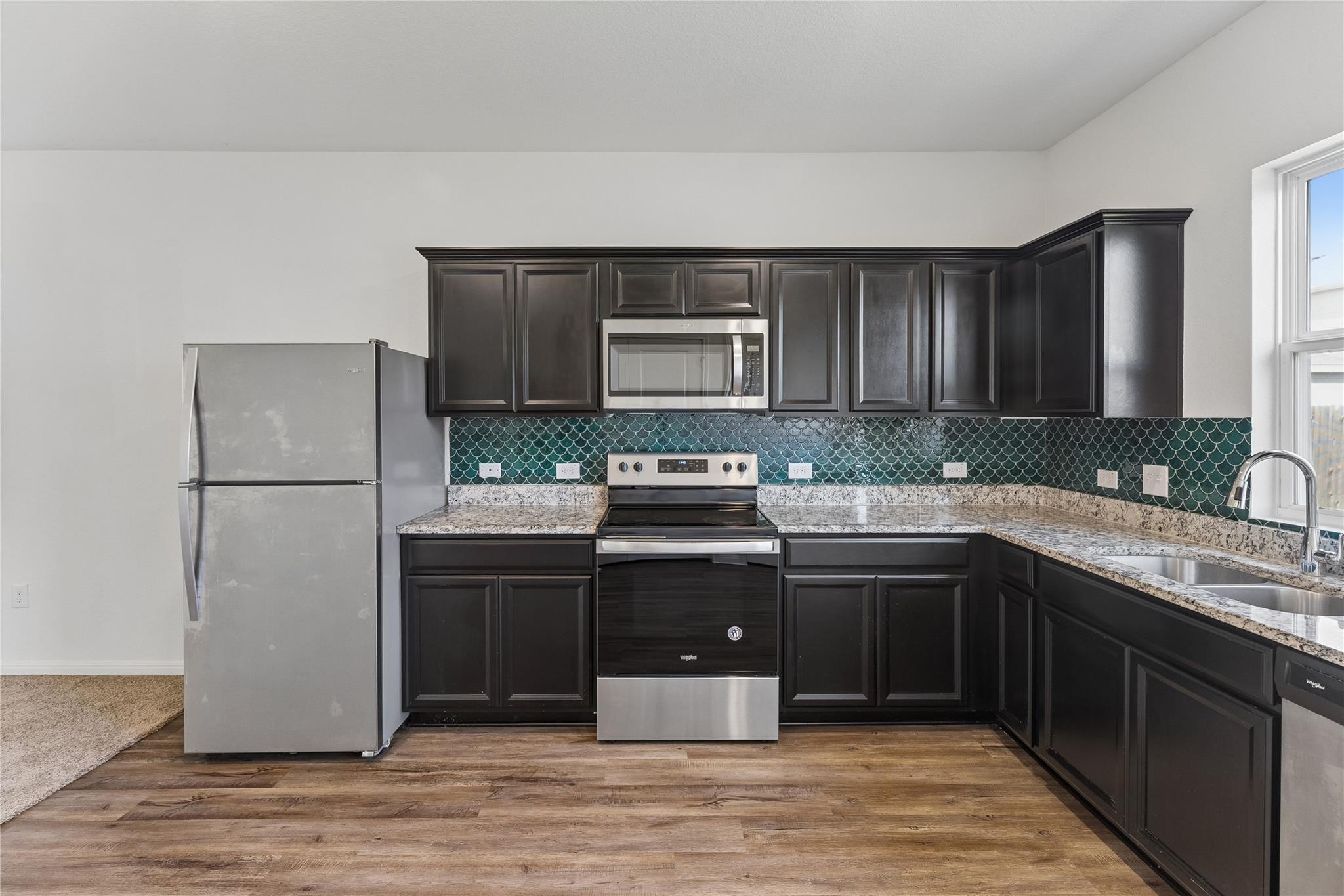 124 Peony Ln, Jarrell, TX 76537