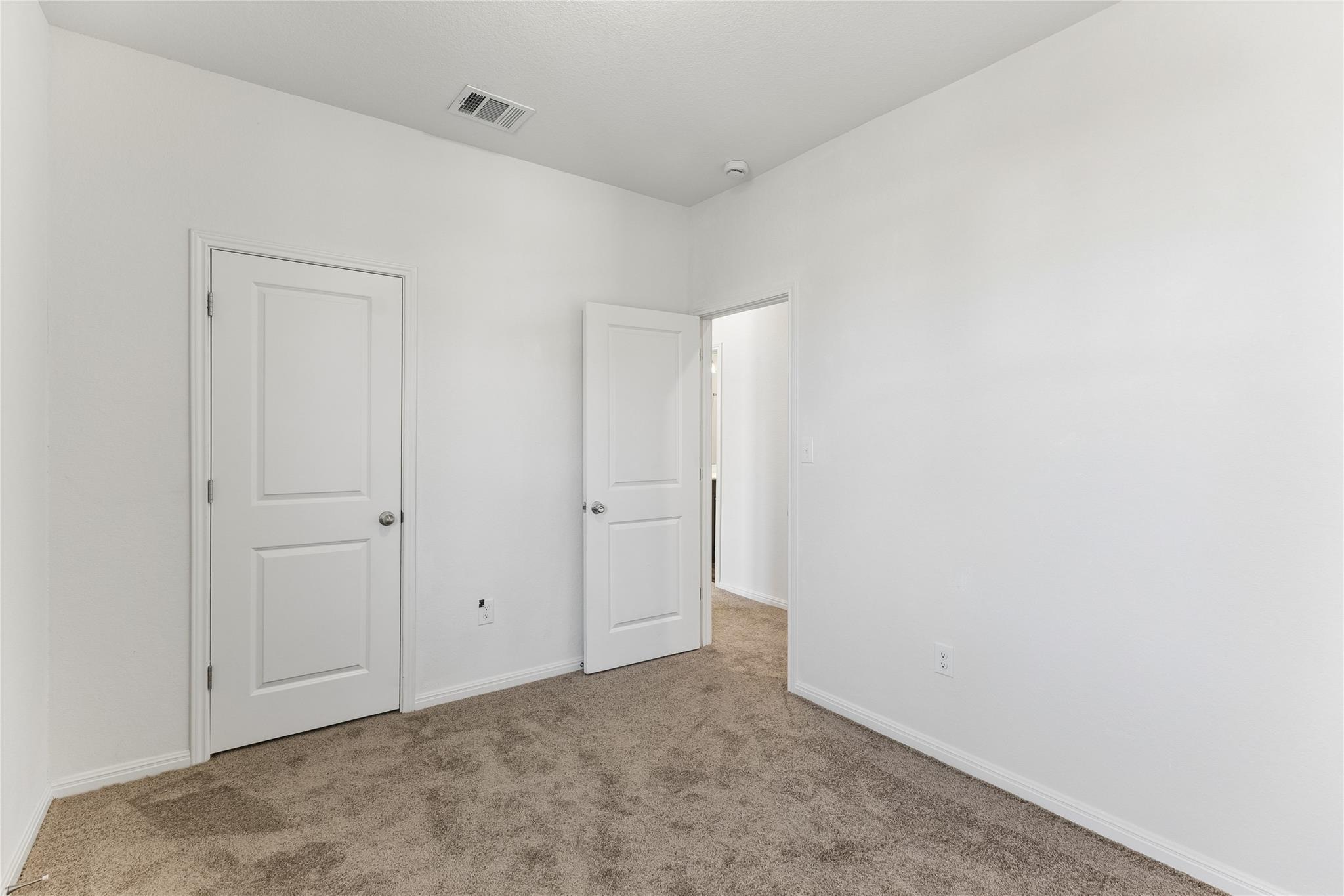 124 Peony Ln, Jarrell, TX 76537