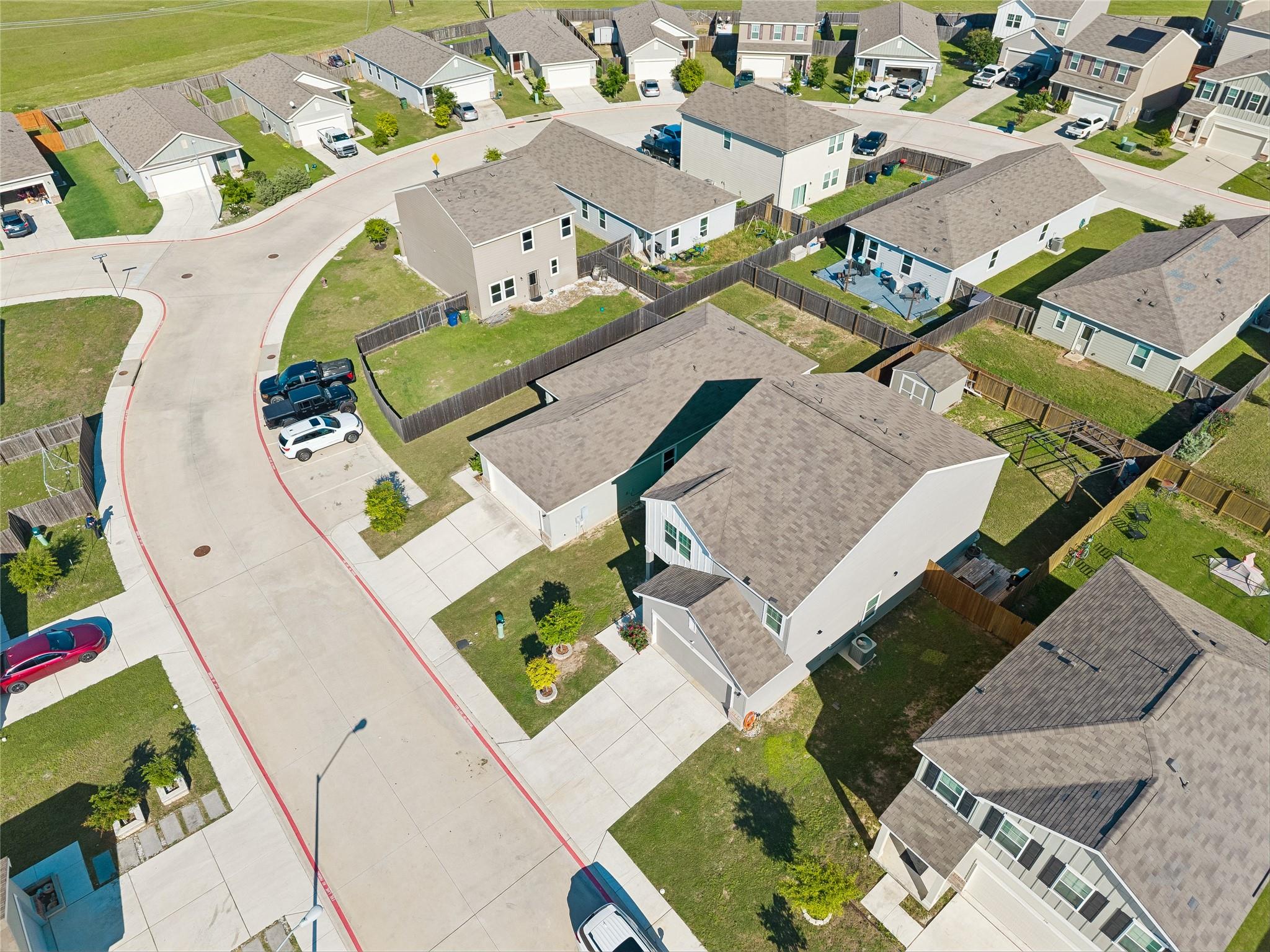 124 Peony Ln, Jarrell, TX 76537