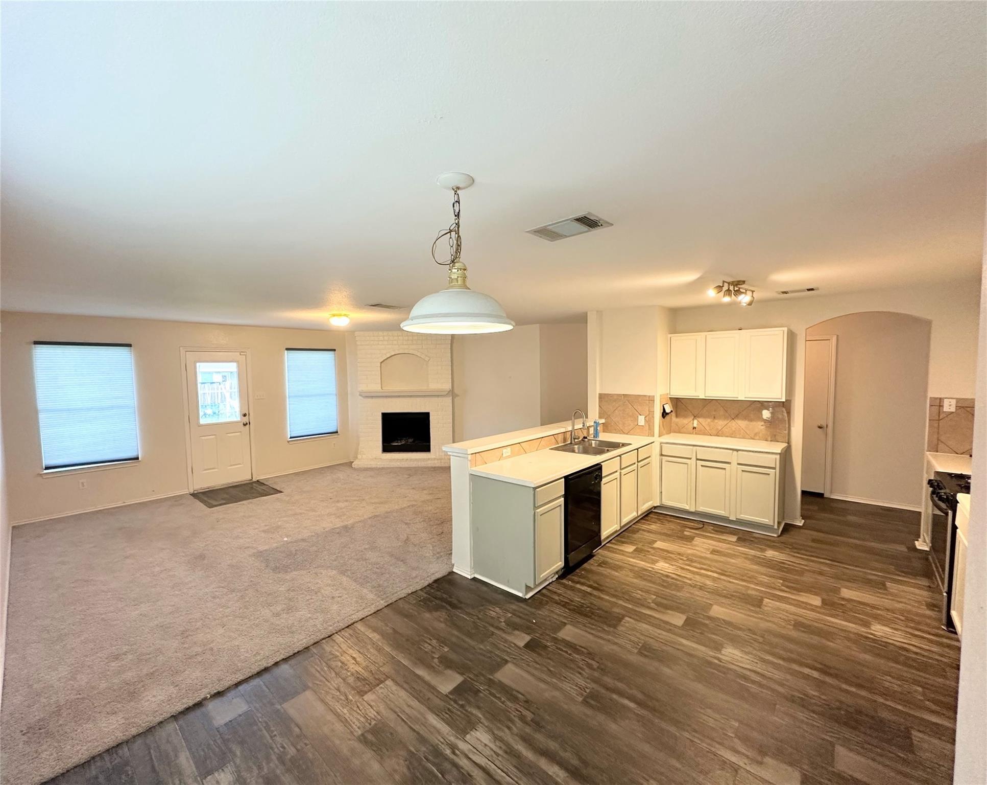 12929 Waynespur Ln, Elgin, TX 78621