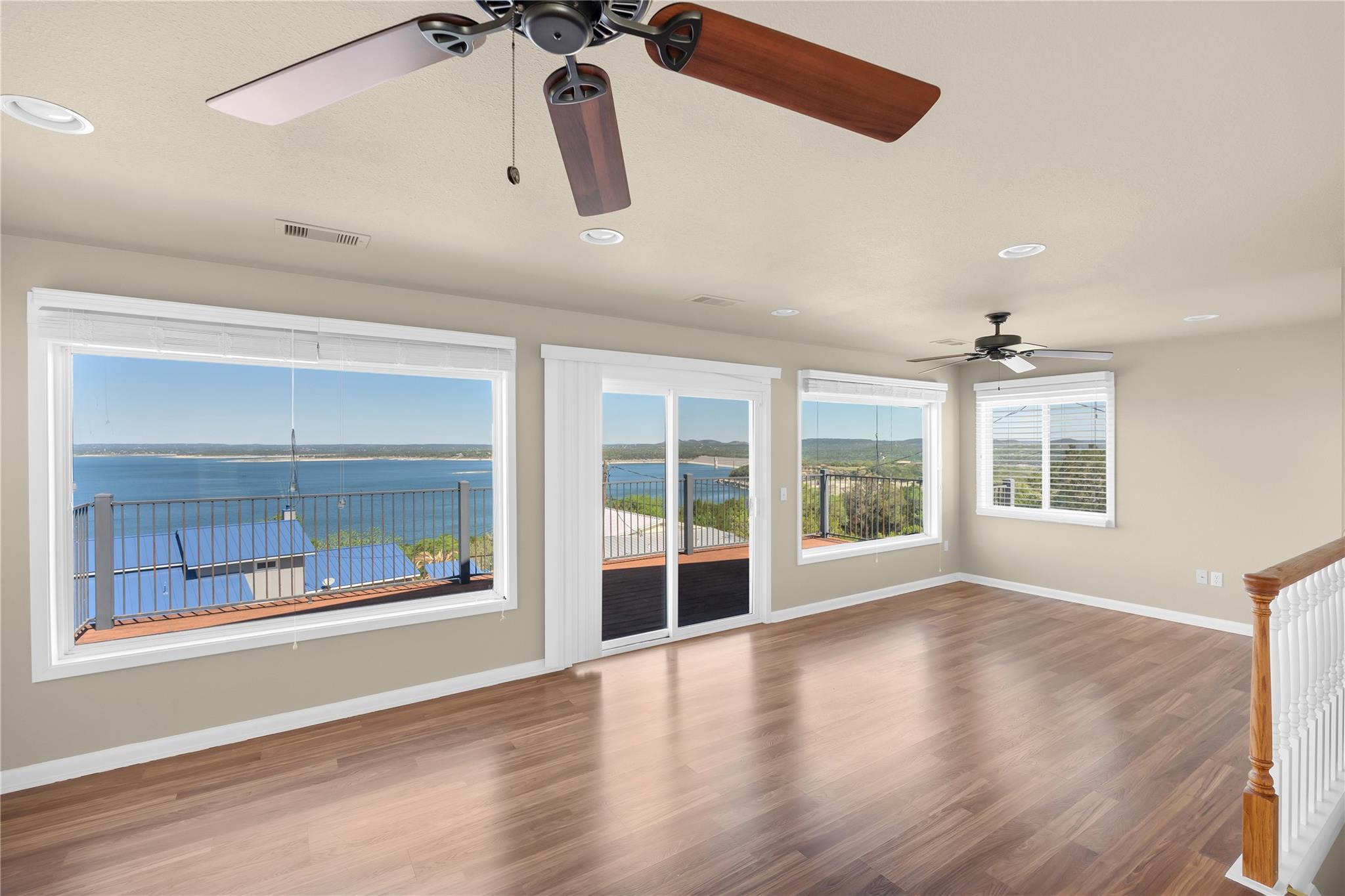 1210 Skyline Dr, Canyon Lake, TX 78133