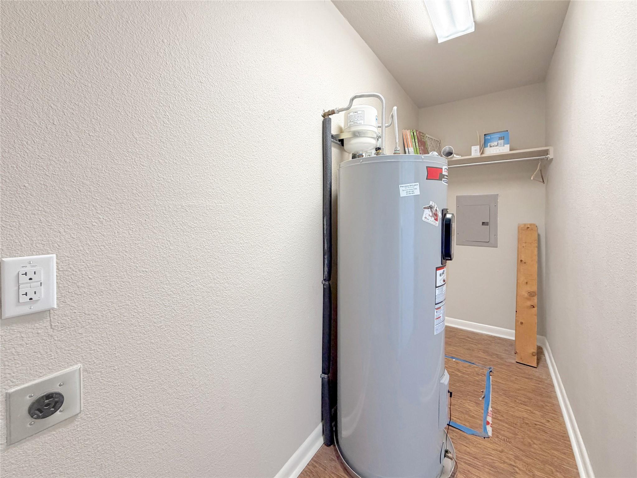 1210 Skyline Dr, Canyon Lake, TX 78133