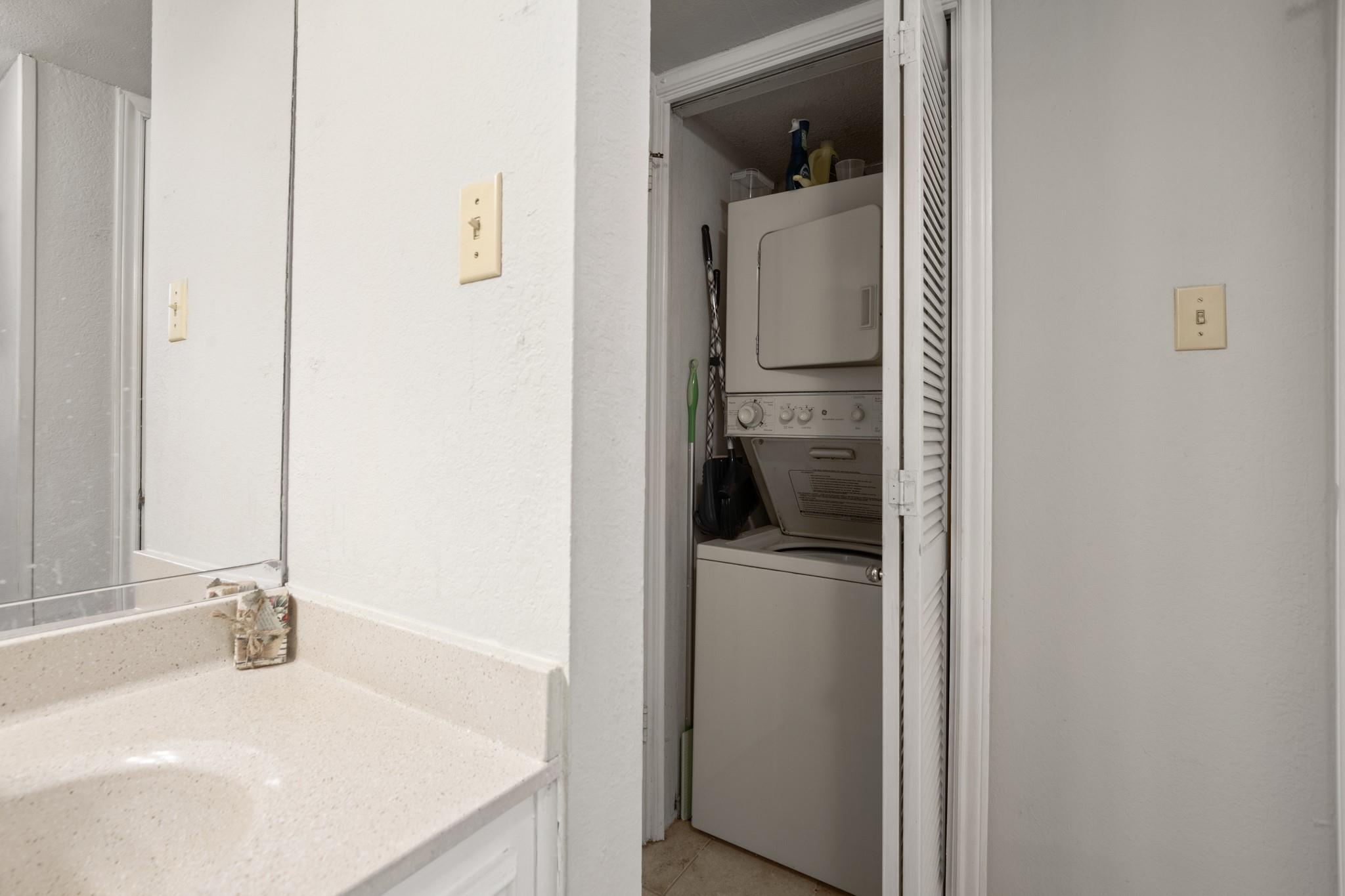 706 W 22nd St # 206, Austin, TX 78705