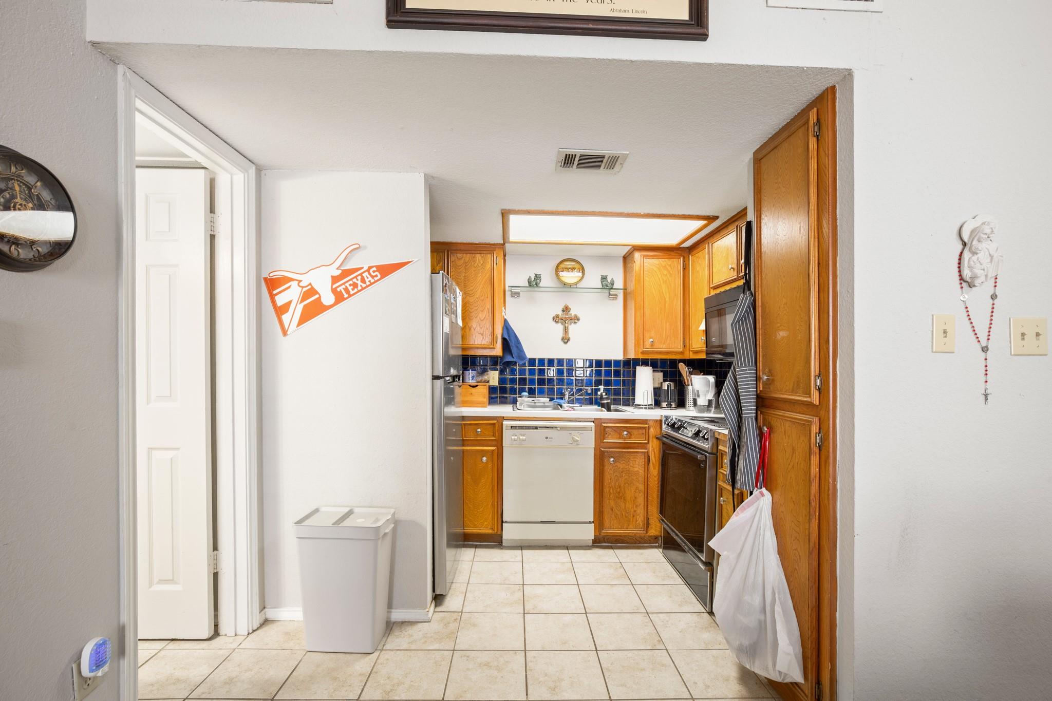 706 W 22nd St # 206, Austin, TX 78705