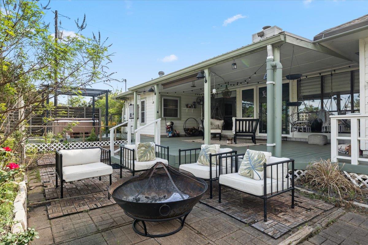 1007 Hidden Hills Dr, Dripping Springs, TX 78620