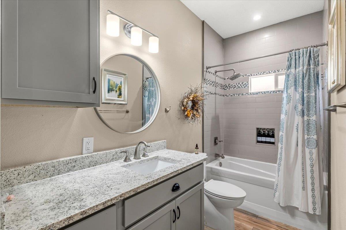 1007 Hidden Hills Dr, Dripping Springs, TX 78620