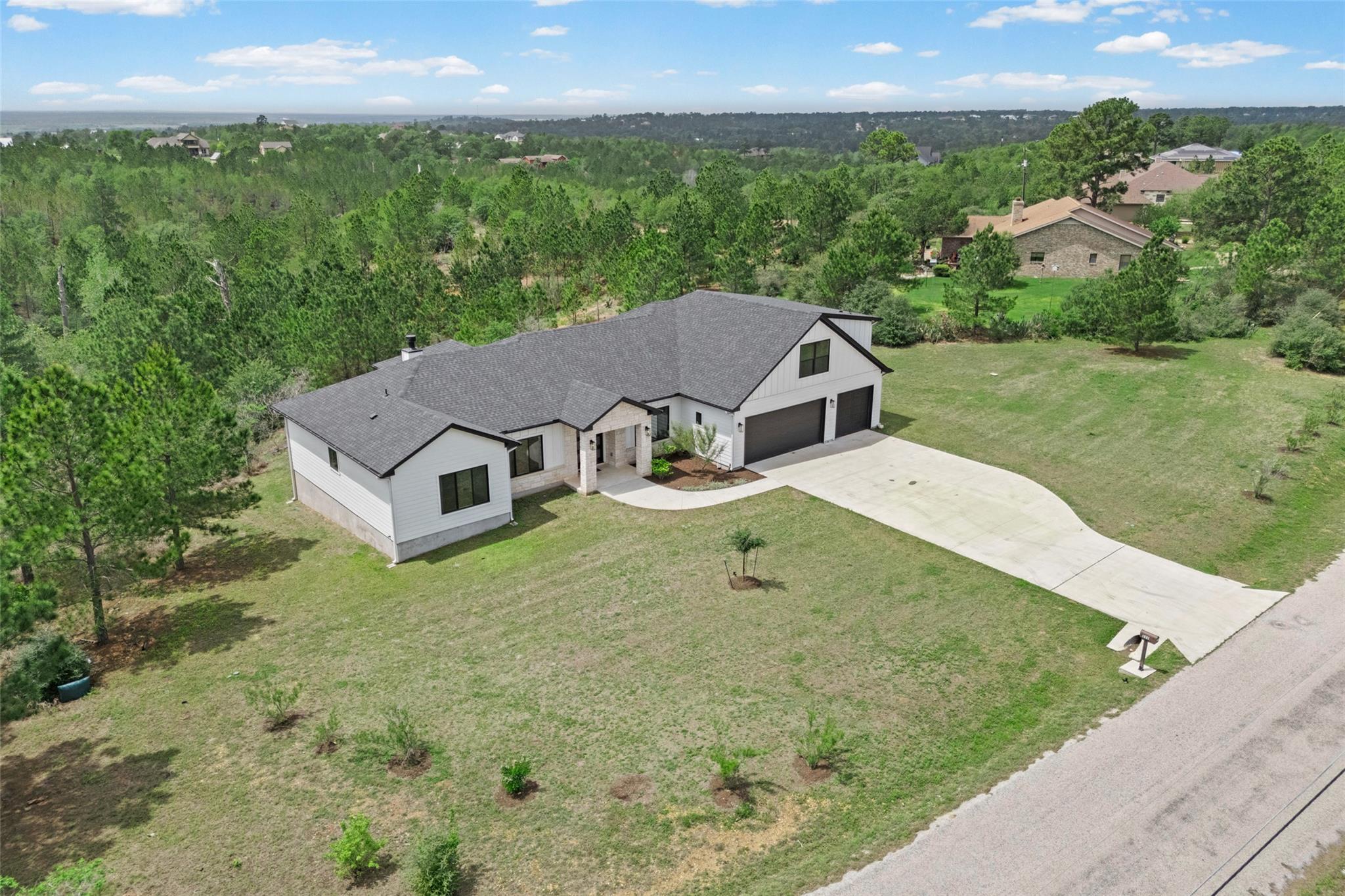 111 Tall Forest Dr, Bastrop, TX 78602