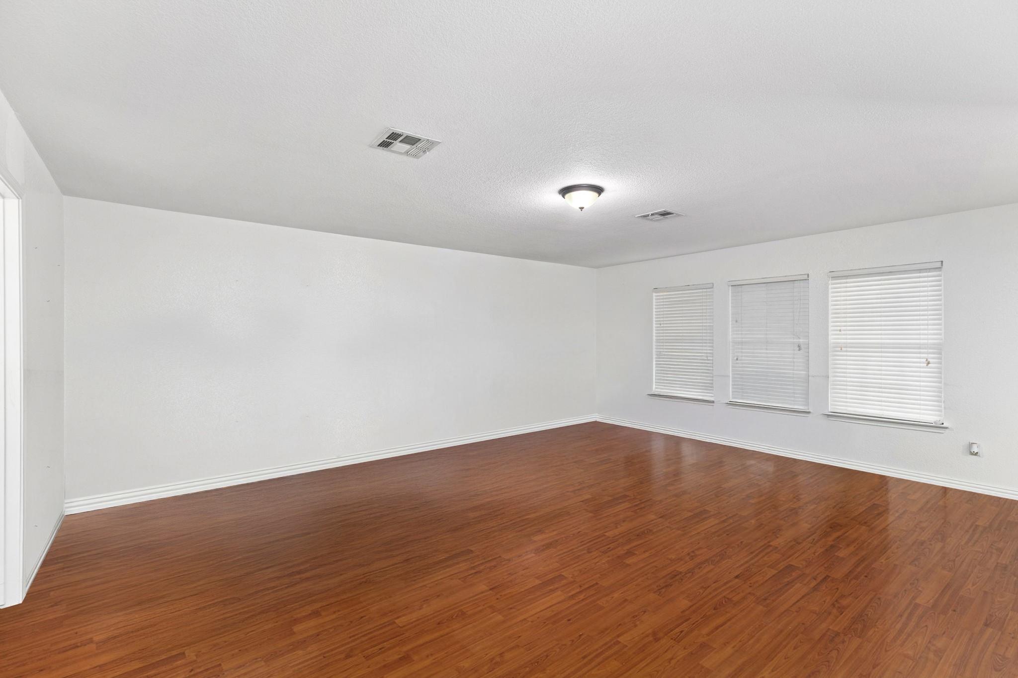 144 Vicksburg Loop, Elgin, TX 78621