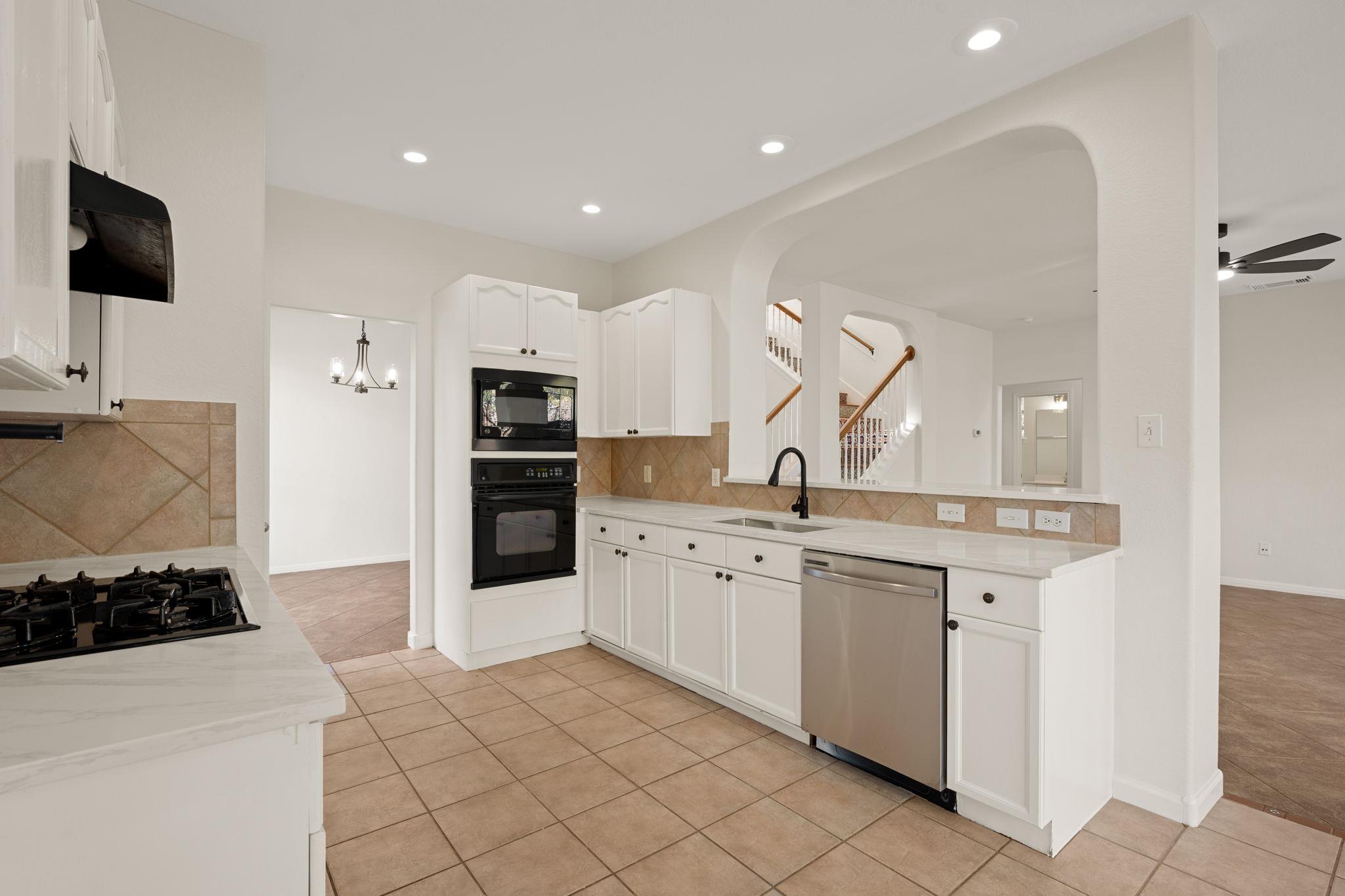 1734 Chasewood Dr, Austin, TX 78727