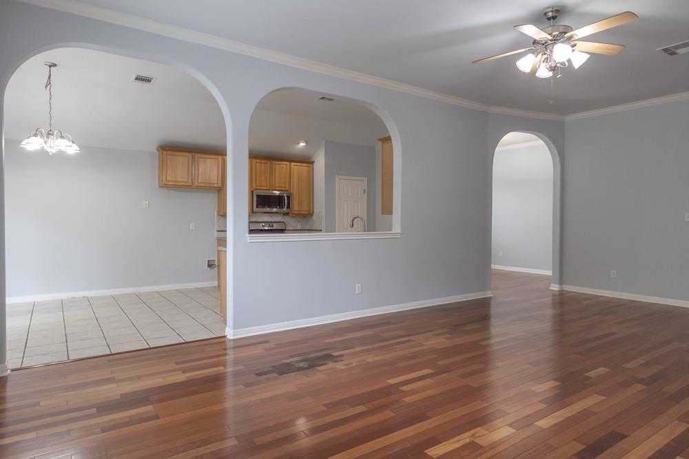 8214 Cornerwood Dr, Austin, TX 78717