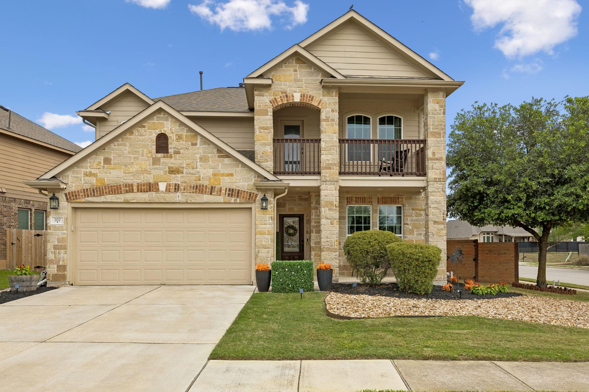 202 Pincea Pl, San Marcos, TX 78666