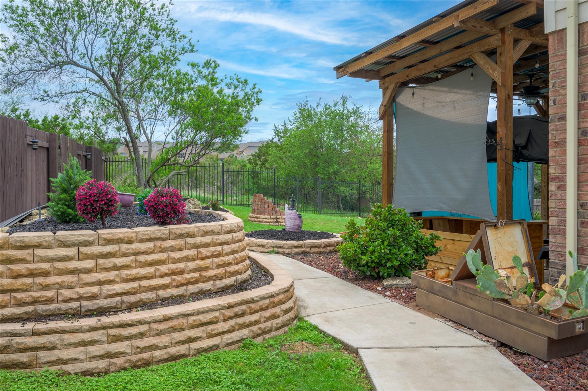 22121 Rose Grass Ln, Spicewood, TX 78669