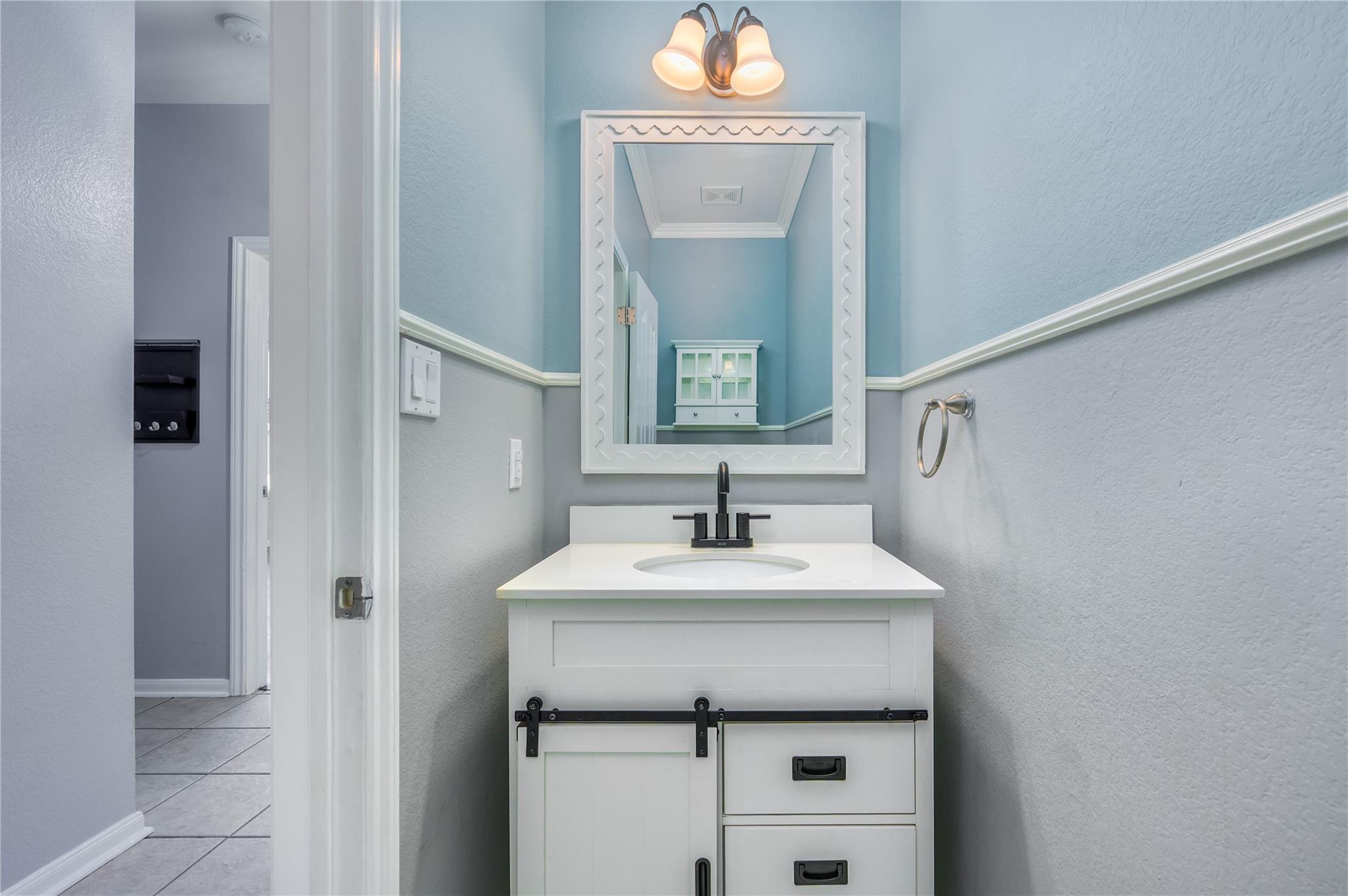 22121 Rose Grass Ln, Spicewood, TX 78669