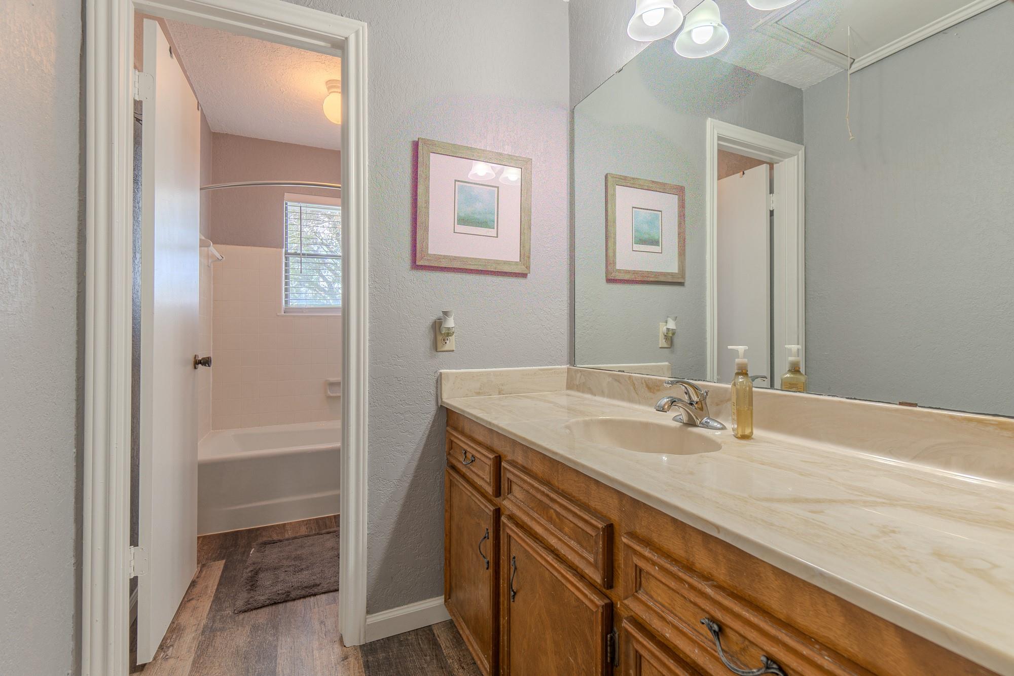 2745 Holub Rd, Schulenburg, TX 78956