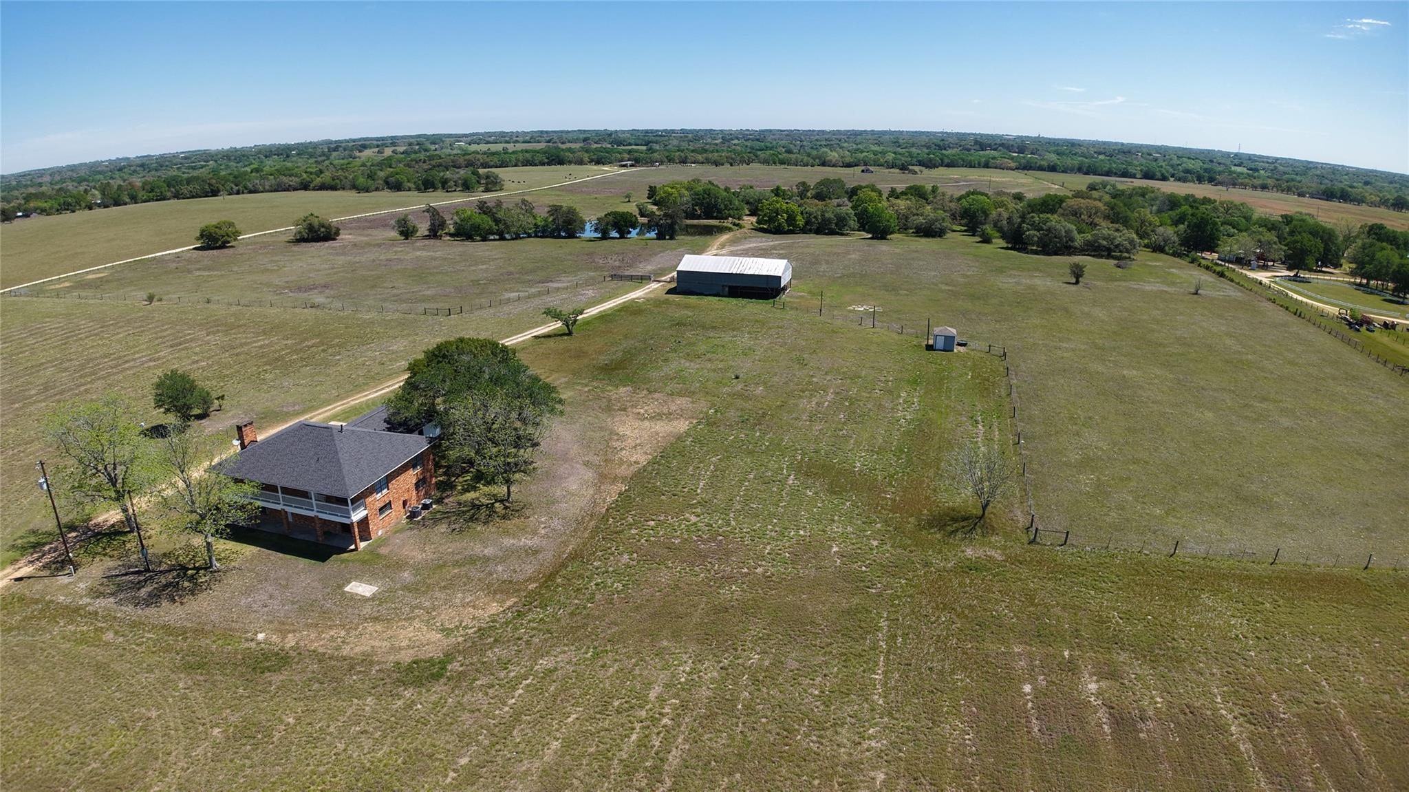 2745 Holub Rd, Schulenburg, TX 78956