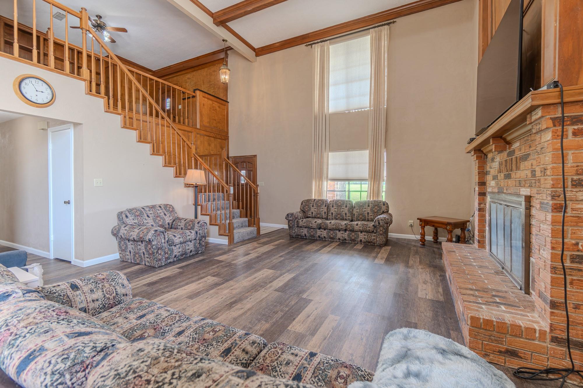 2745 Holub Rd, Schulenburg, TX 78956