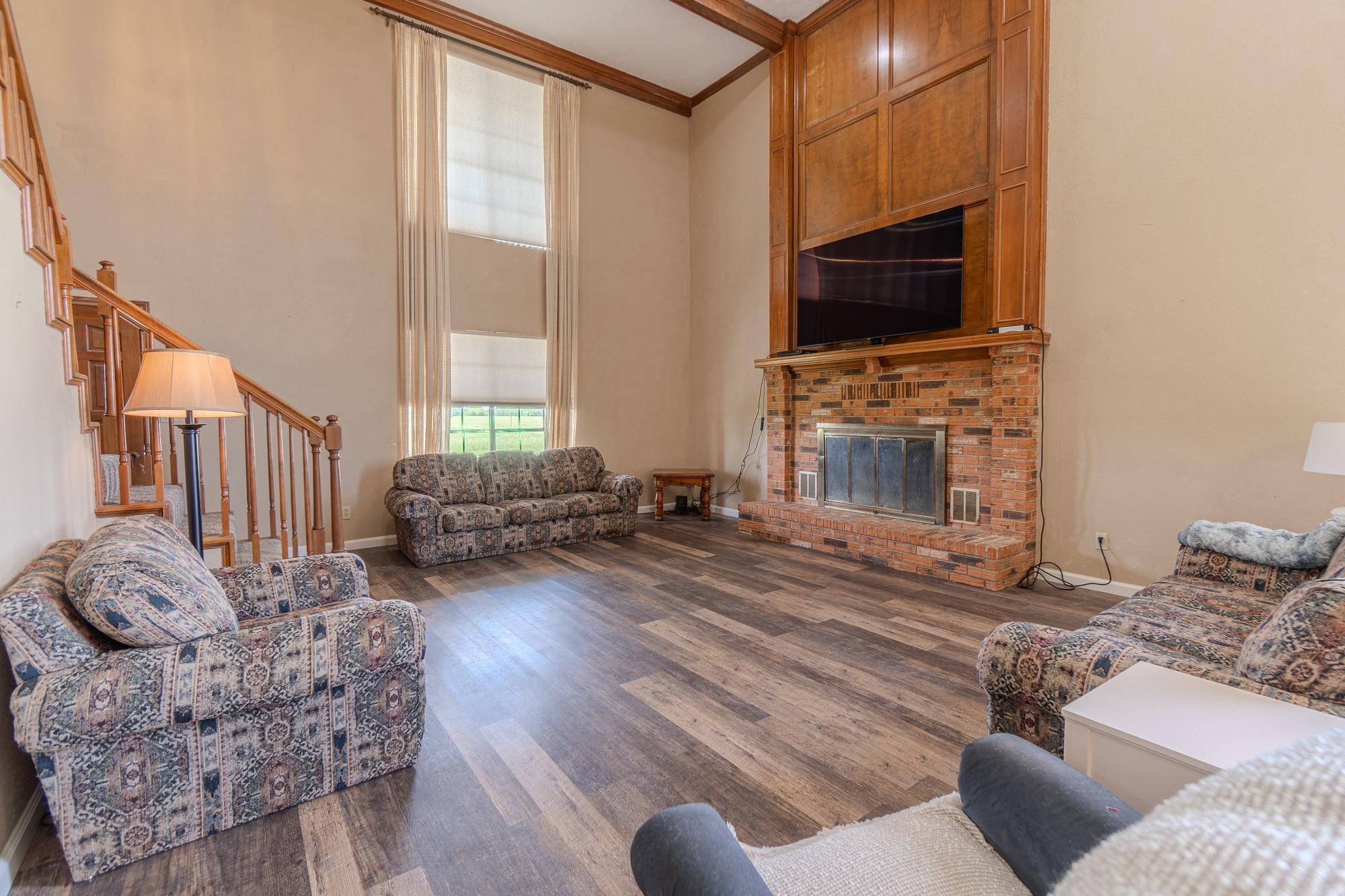 2745 Holub Rd, Schulenburg, TX 78956