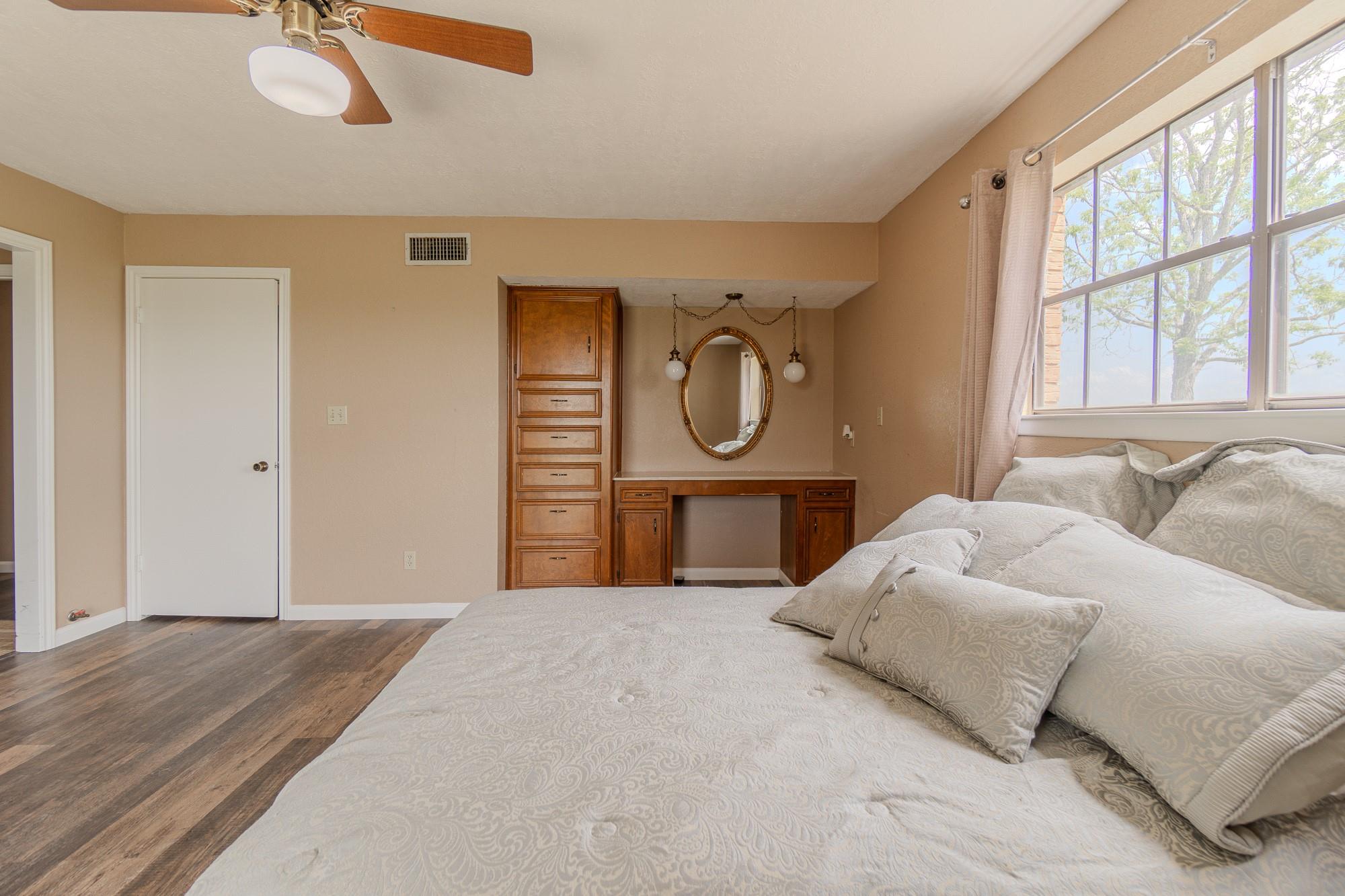 2745 Holub Rd, Schulenburg, TX 78956