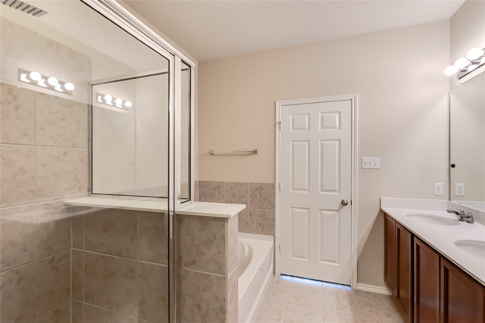 216 Golden Butterfly Dr, Leander, TX 78641