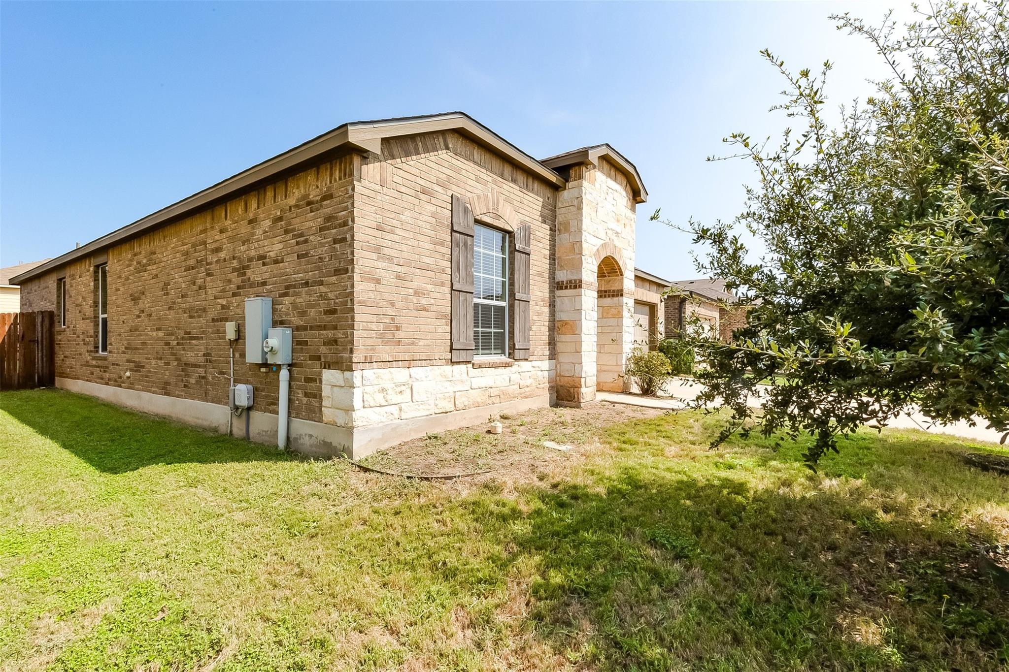 216 Golden Butterfly Dr, Leander, TX 78641