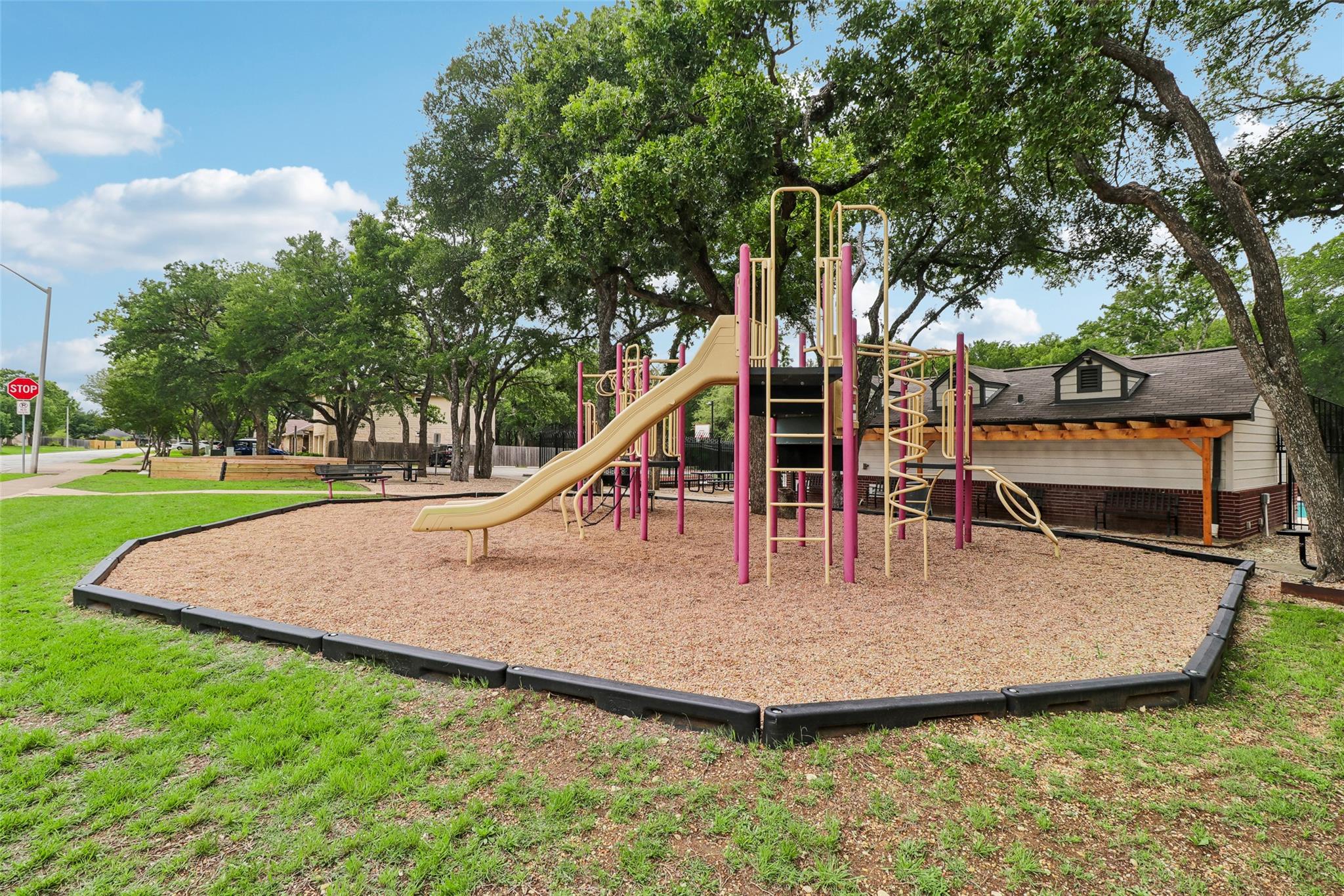 112 Kalis Cv, Buda, TX 78610