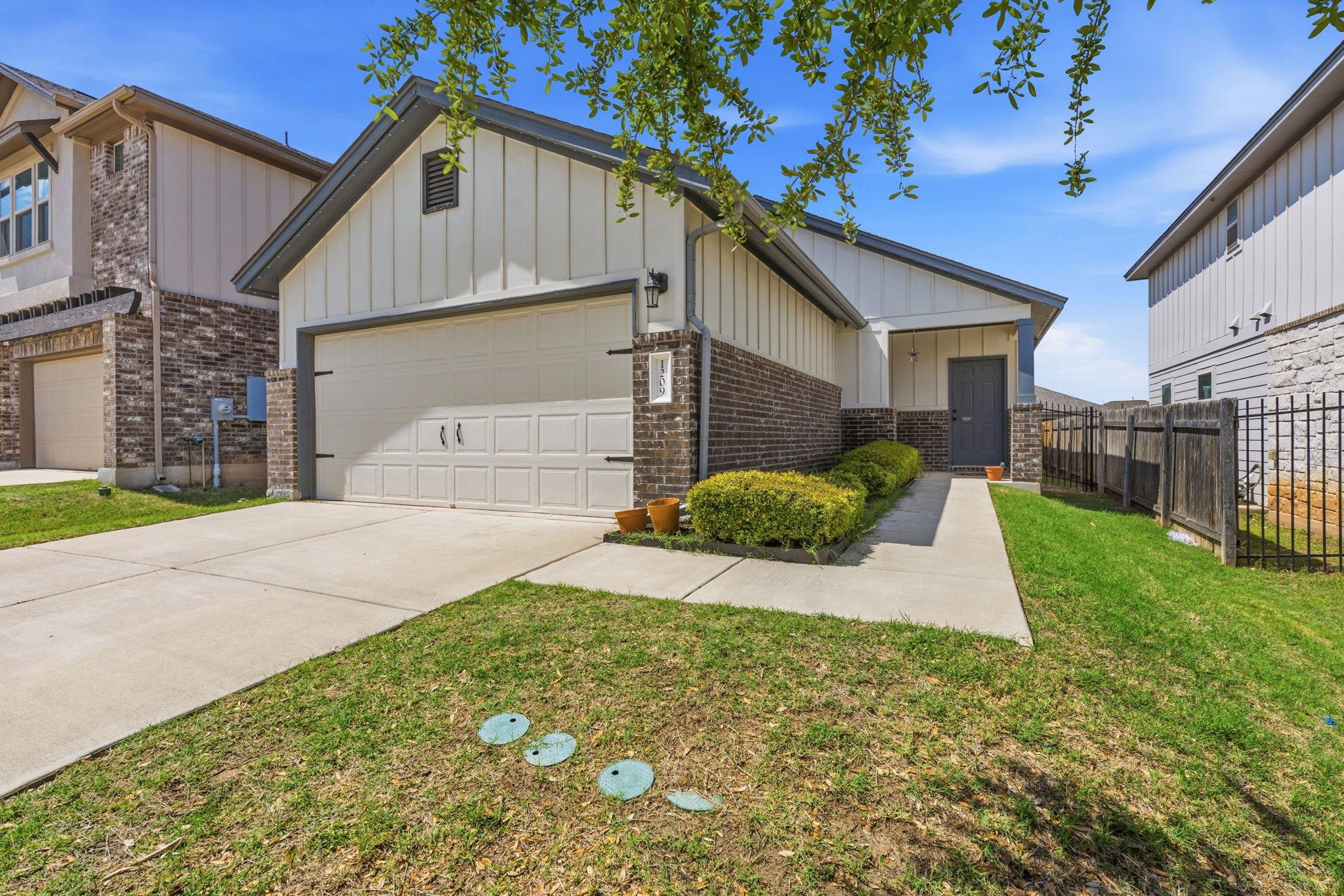 1209 Dawson Dune Cv, Leander, TX 78641