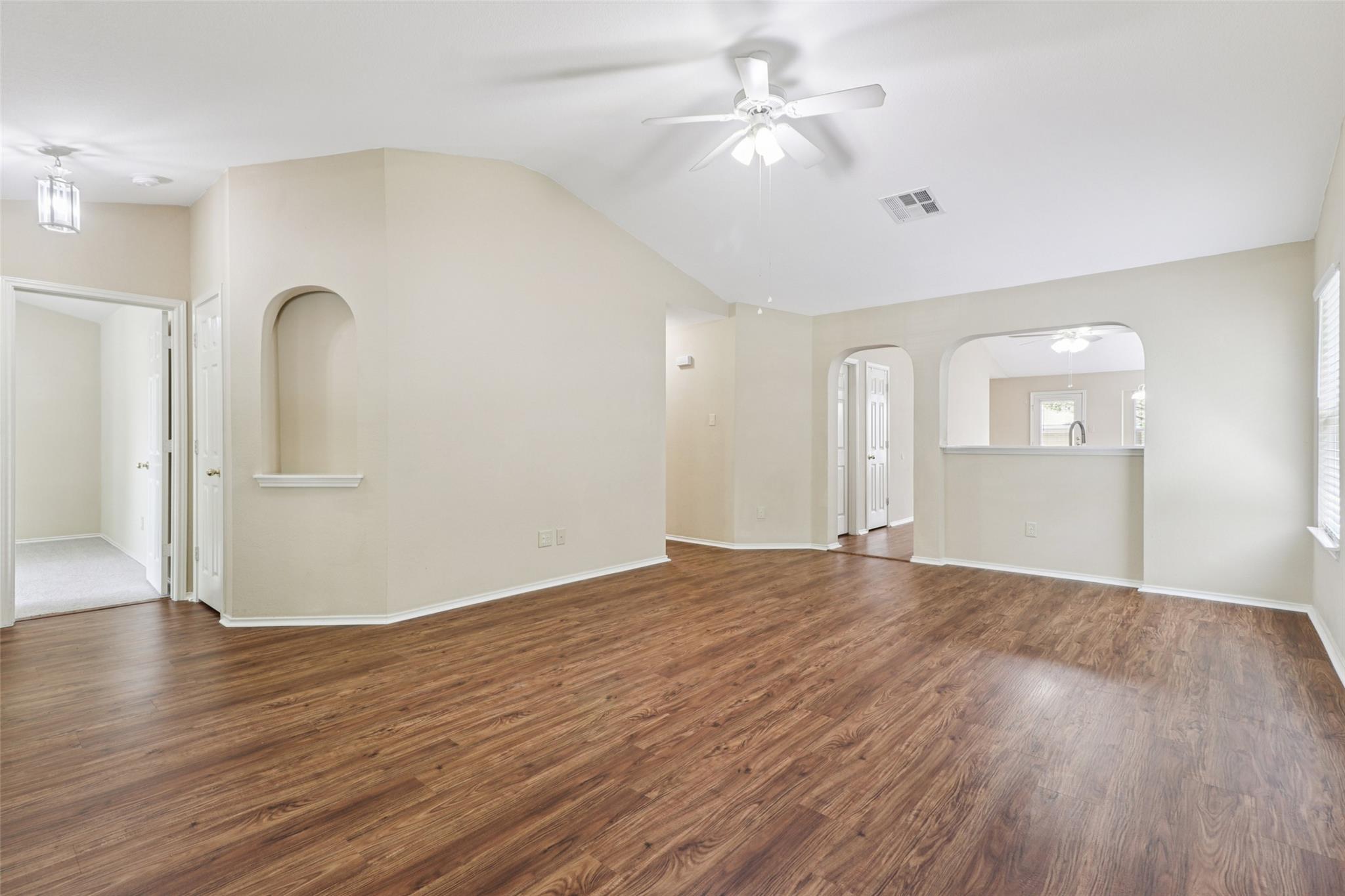 700 Scheel Rd, Kyle, TX 78640