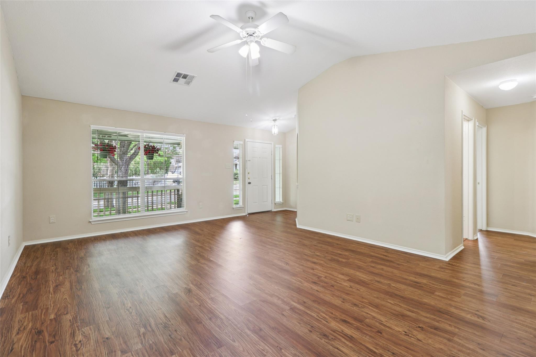 700 Scheel Rd, Kyle, TX 78640