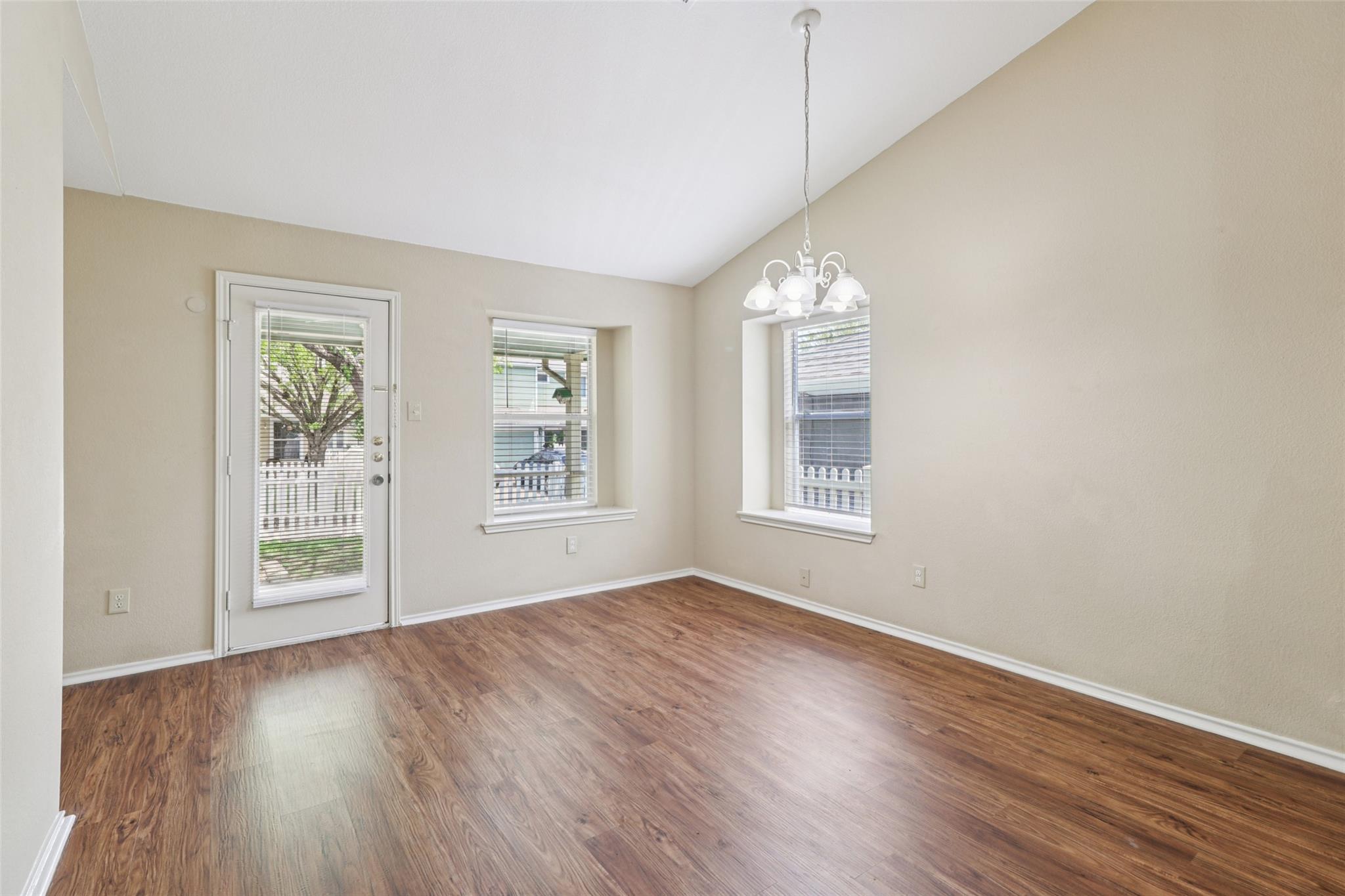 700 Scheel Rd, Kyle, TX 78640