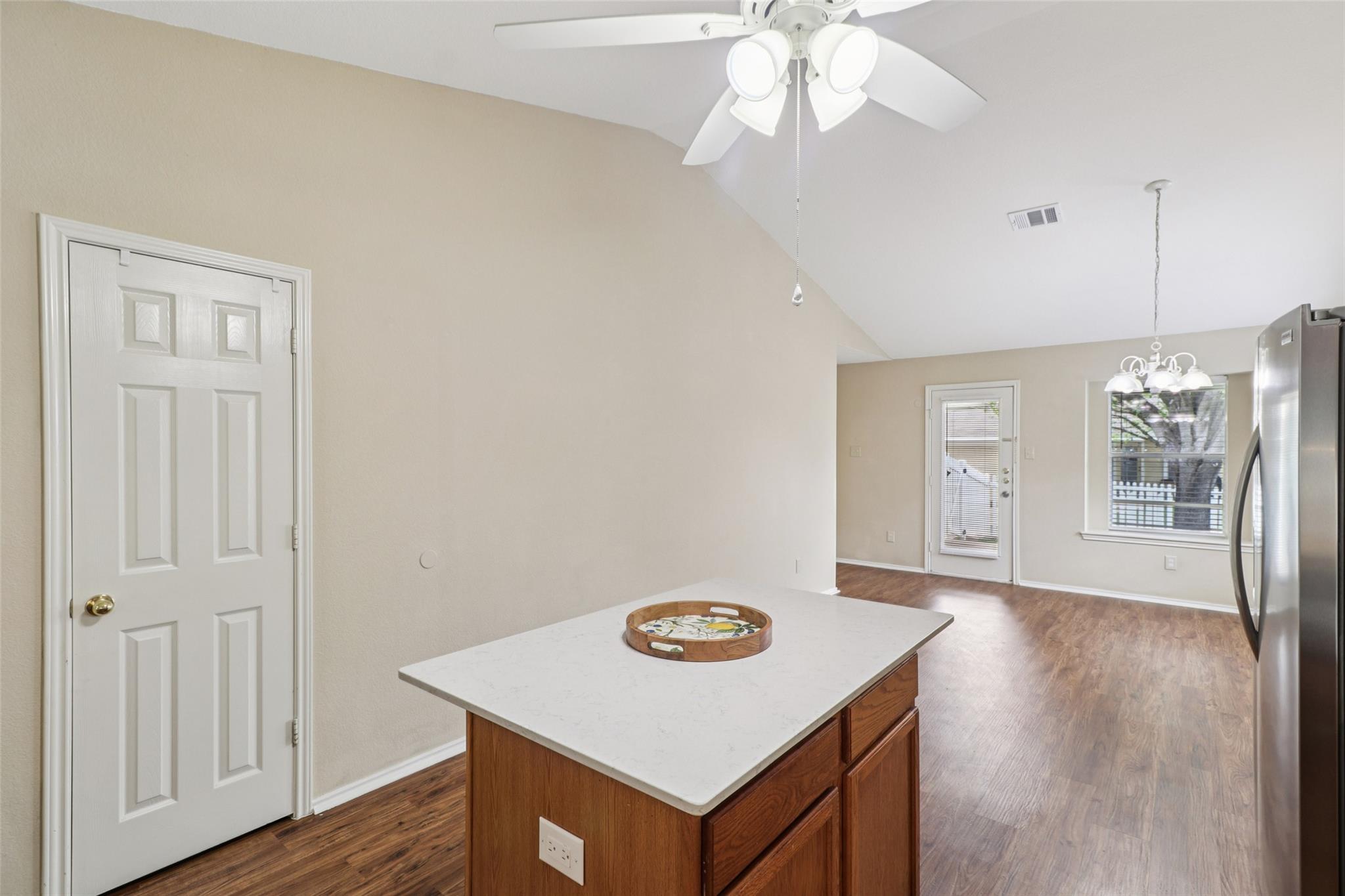 700 Scheel Rd, Kyle, TX 78640