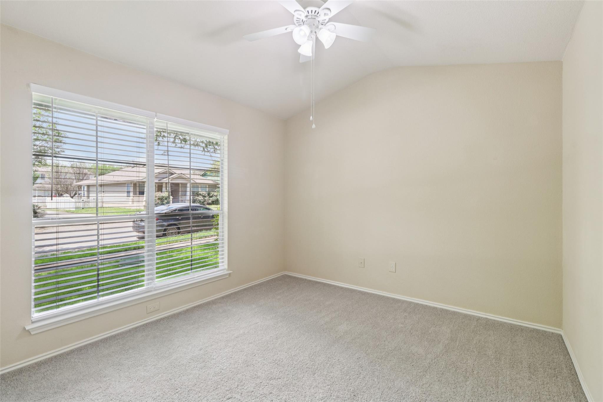 700 Scheel Rd, Kyle, TX 78640