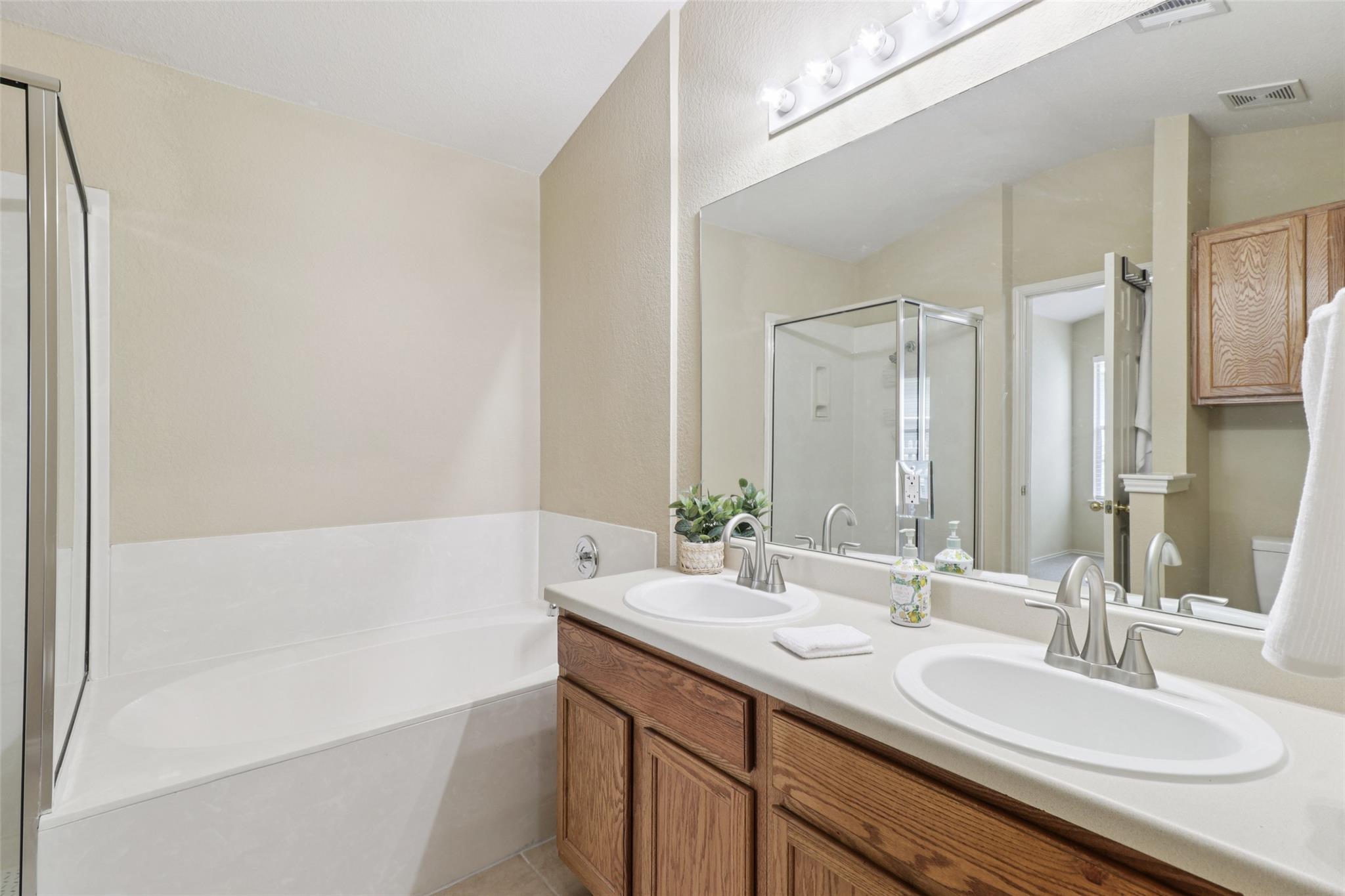 700 Scheel Rd, Kyle, TX 78640