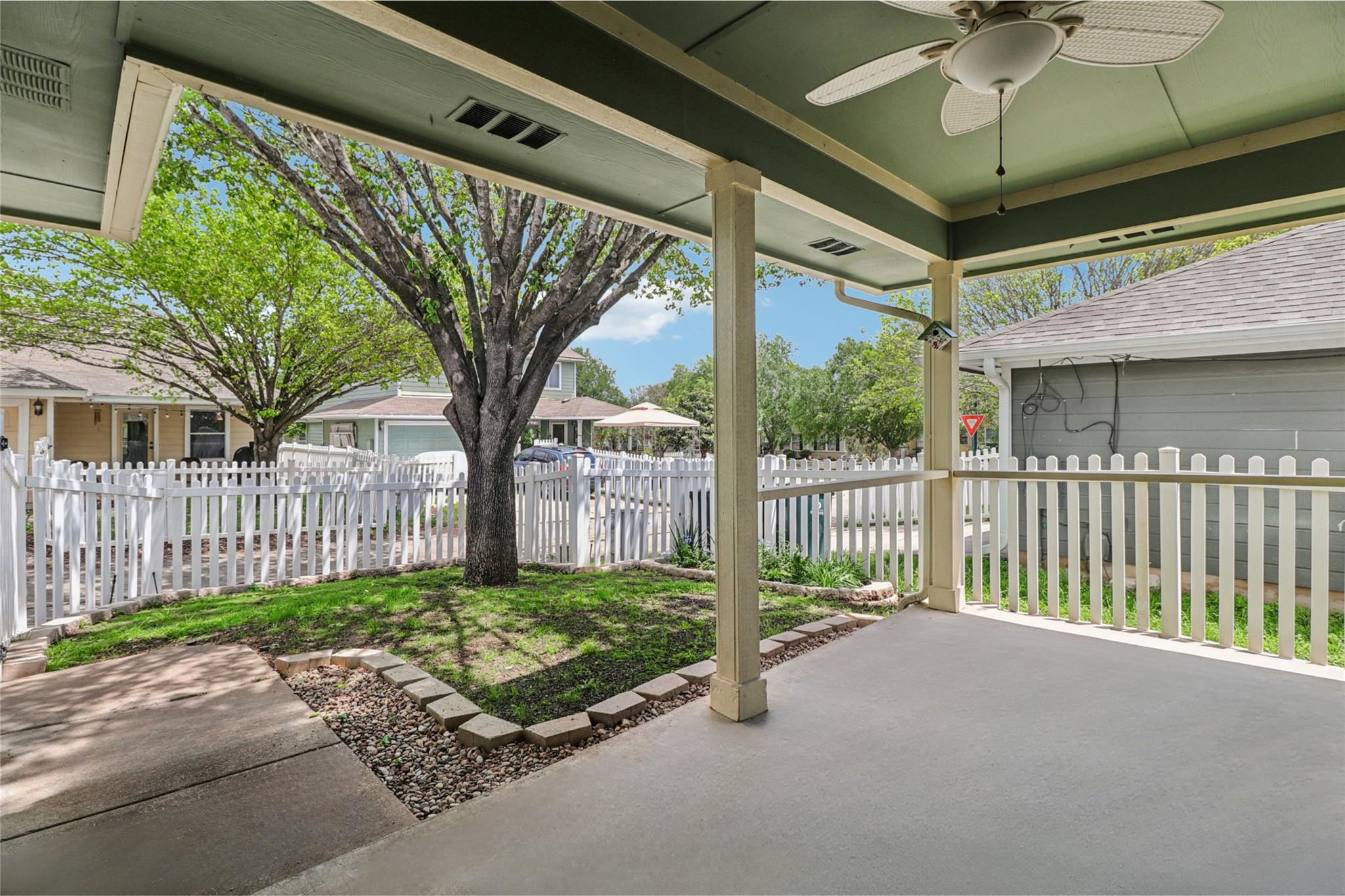 700 Scheel Rd, Kyle, TX 78640