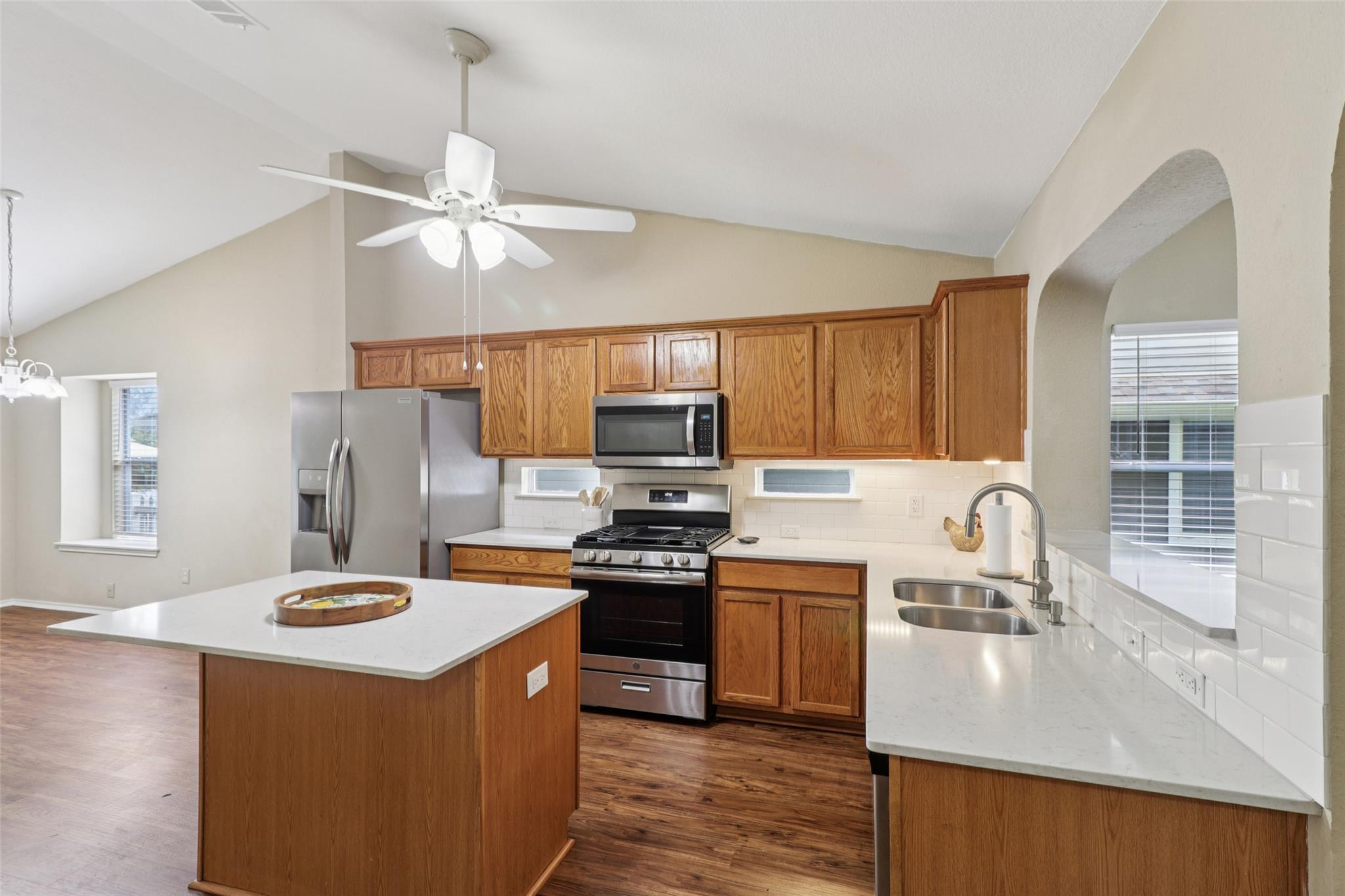 700 Scheel Rd, Kyle, TX 78640