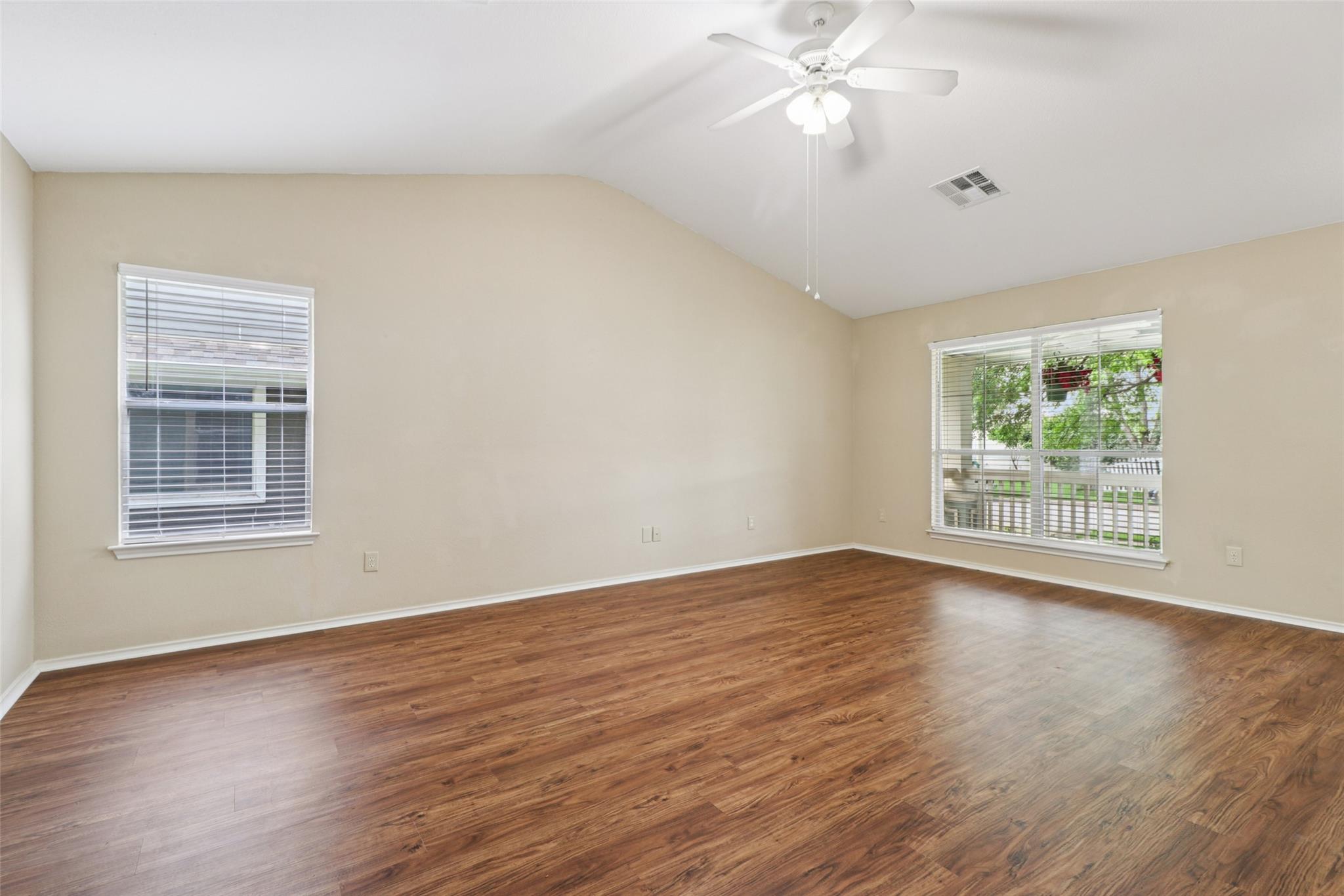 700 Scheel Rd, Kyle, TX 78640