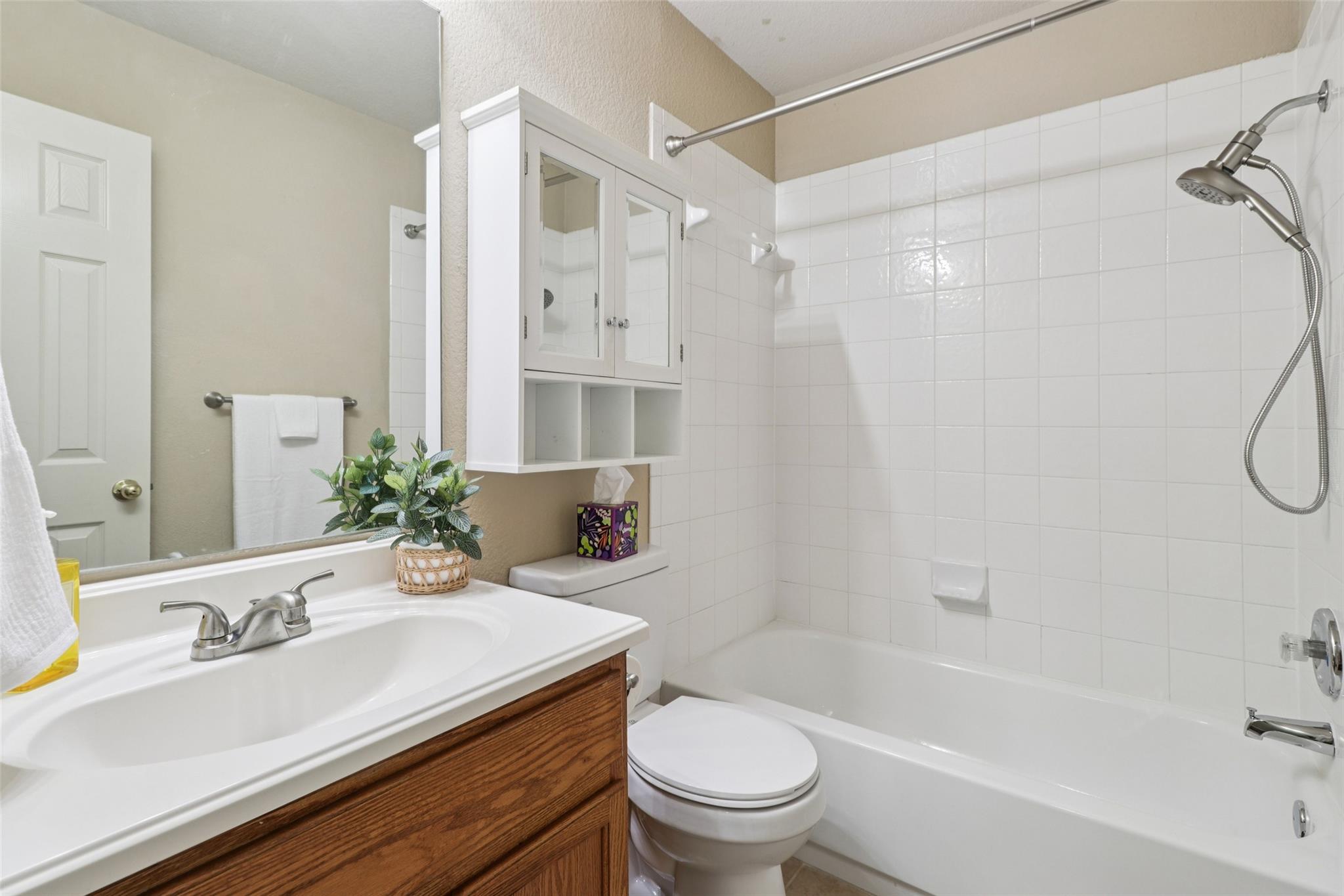 700 Scheel Rd, Kyle, TX 78640