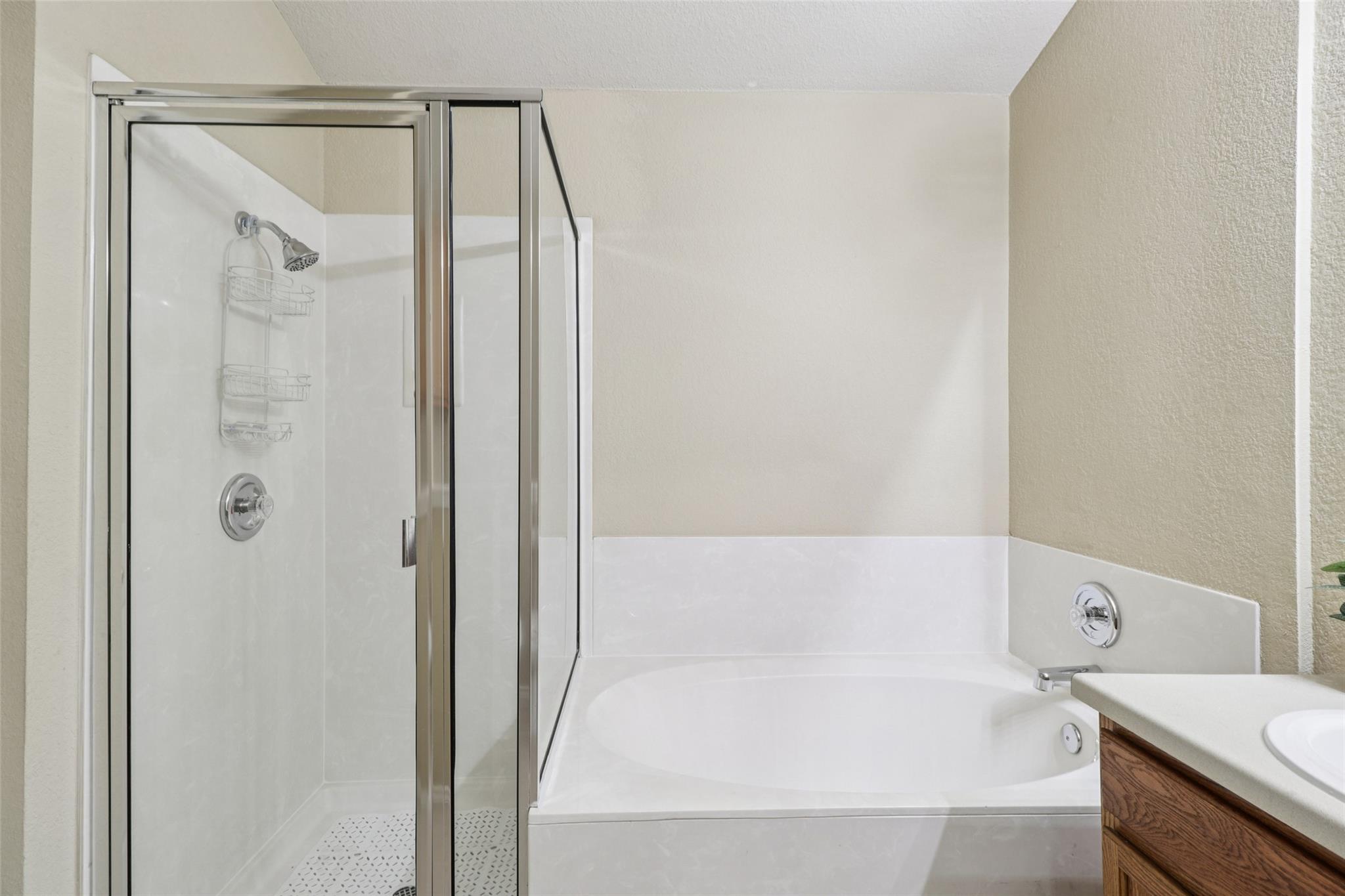 700 Scheel Rd, Kyle, TX 78640