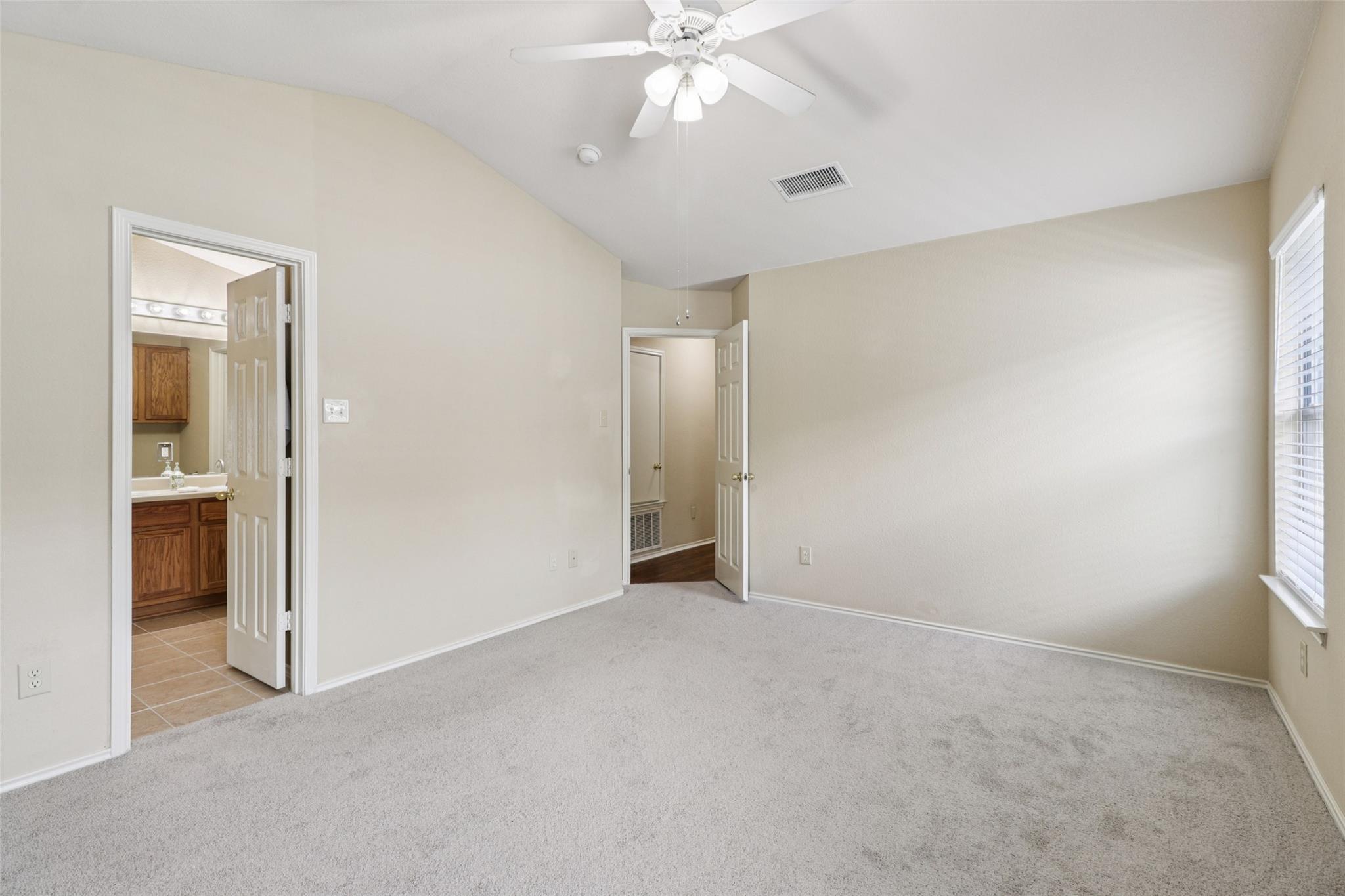 700 Scheel Rd, Kyle, TX 78640