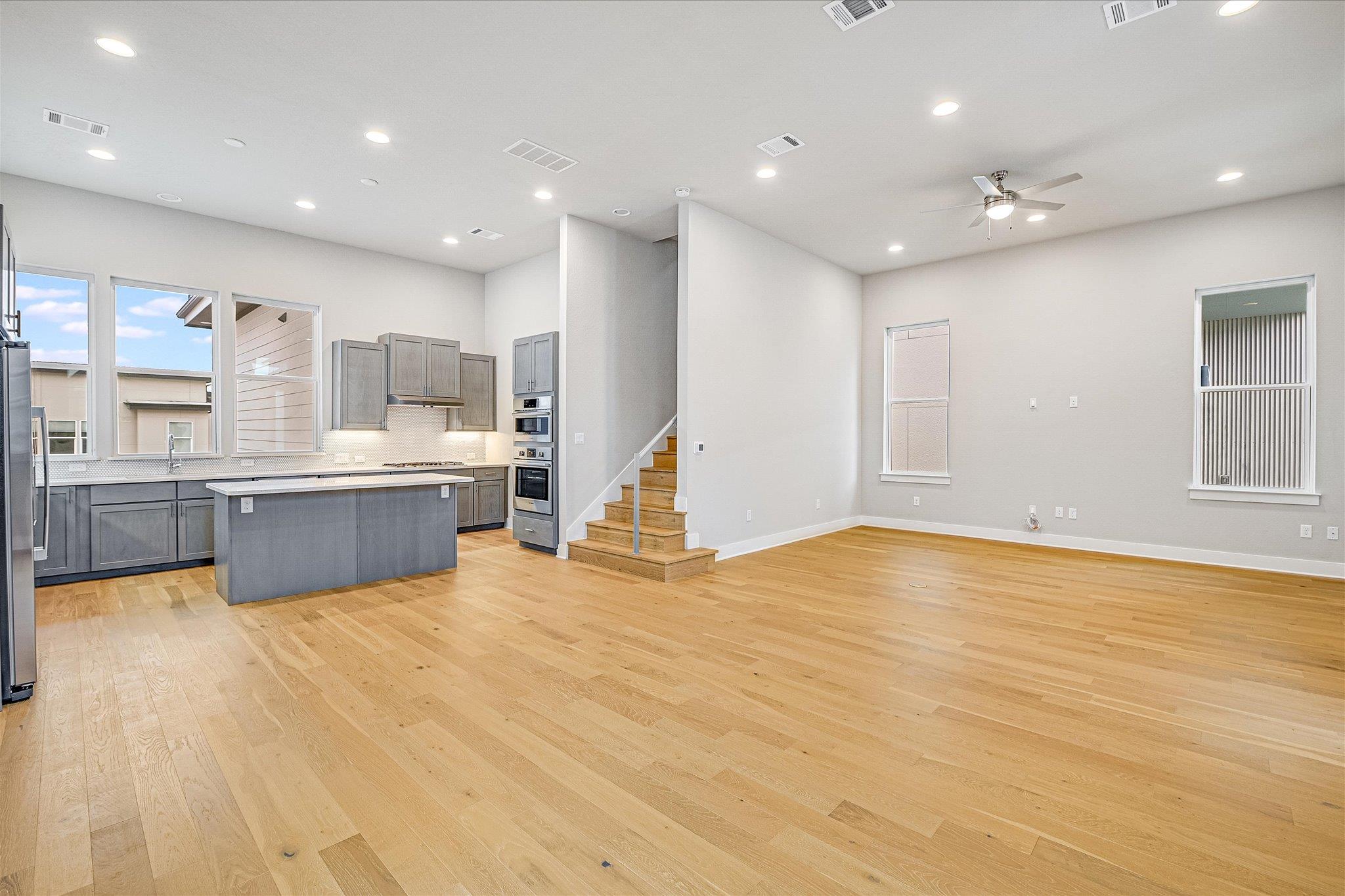 6136 Florencia Ln, Austin, TX 78724