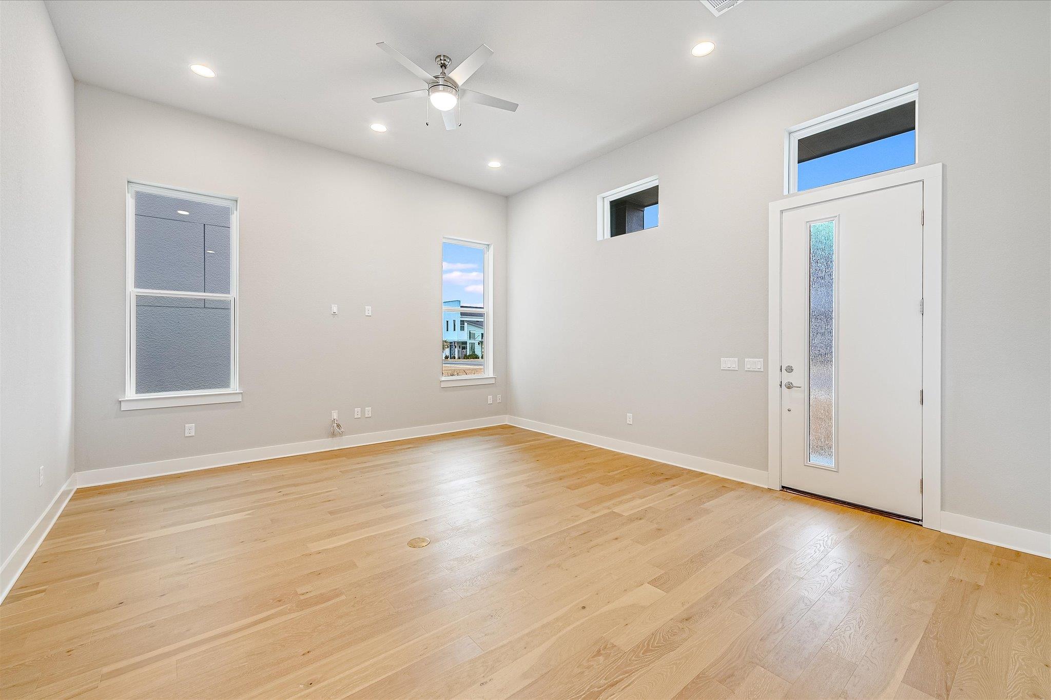 6136 Florencia Ln, Austin, TX 78724