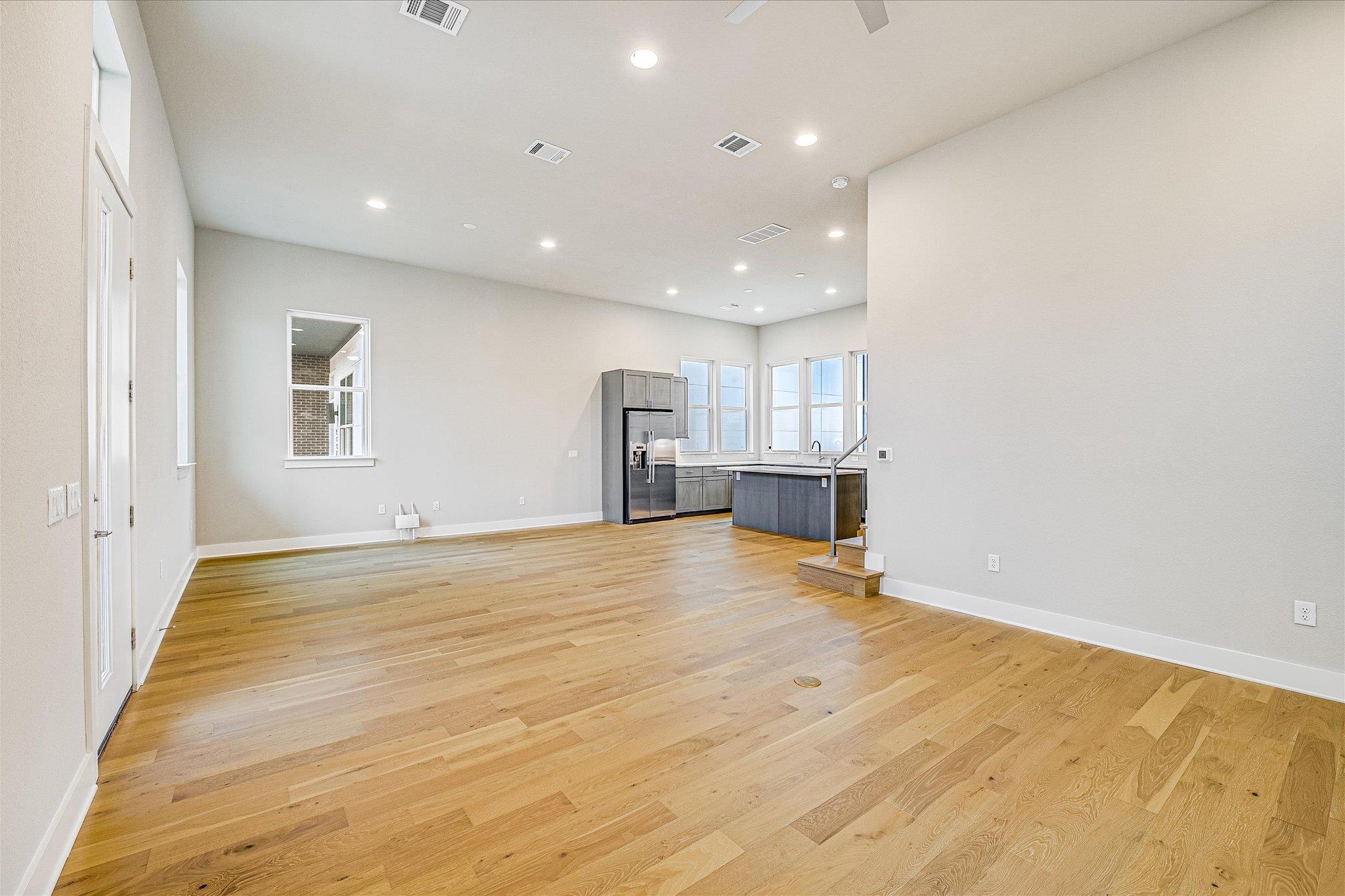 6136 Florencia Ln, Austin, TX 78724