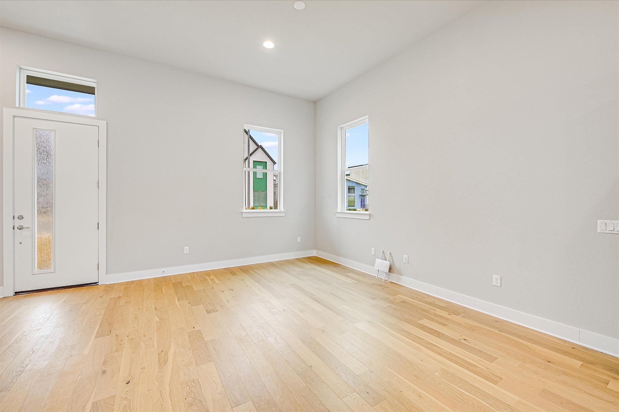 6136 Florencia Ln, Austin, TX 78724