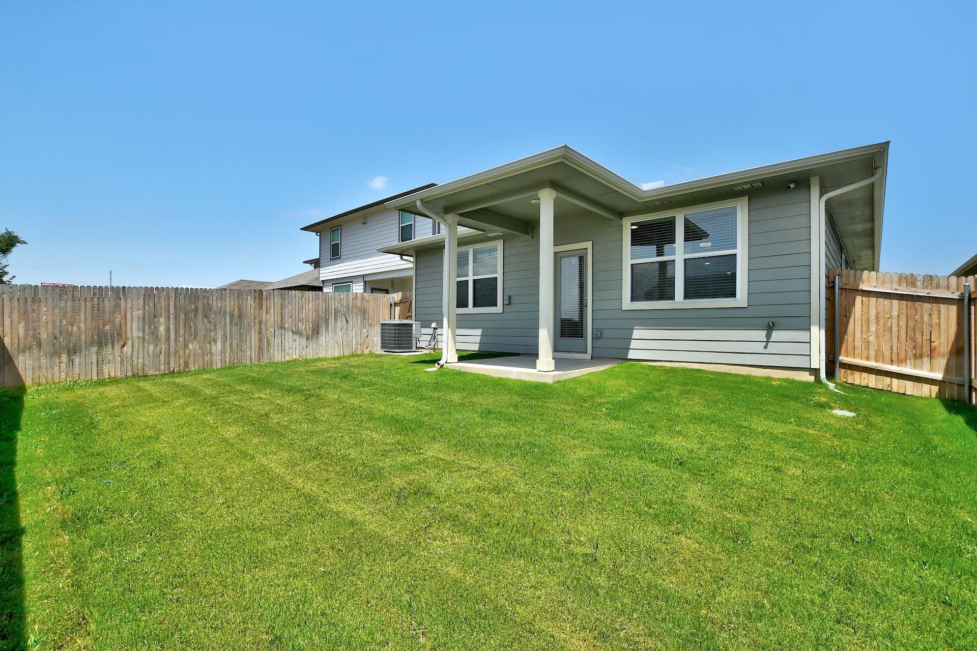 121 Fairfax Ave, San Marcos, TX 78666