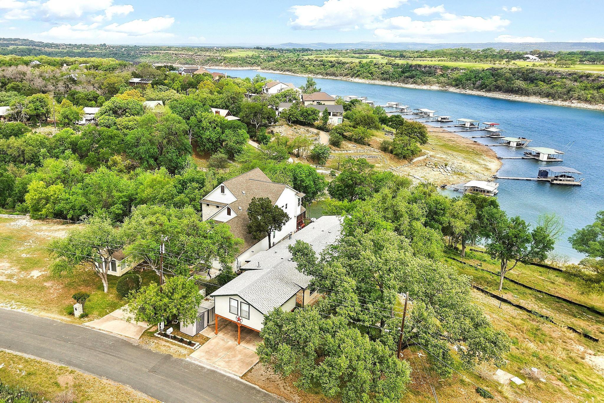 1019 Lake Shore Dr, Spicewood, TX 78669