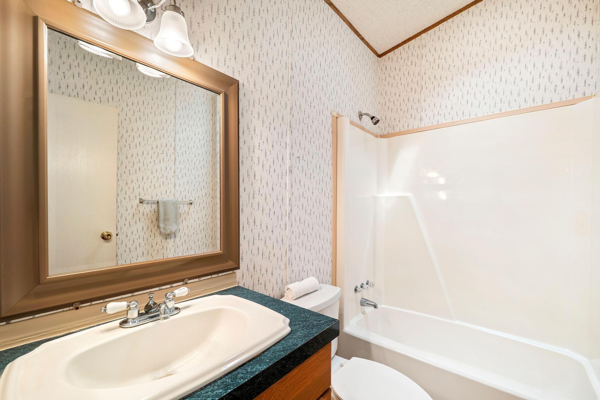 1019 Lake Shore Dr, Spicewood, TX 78669