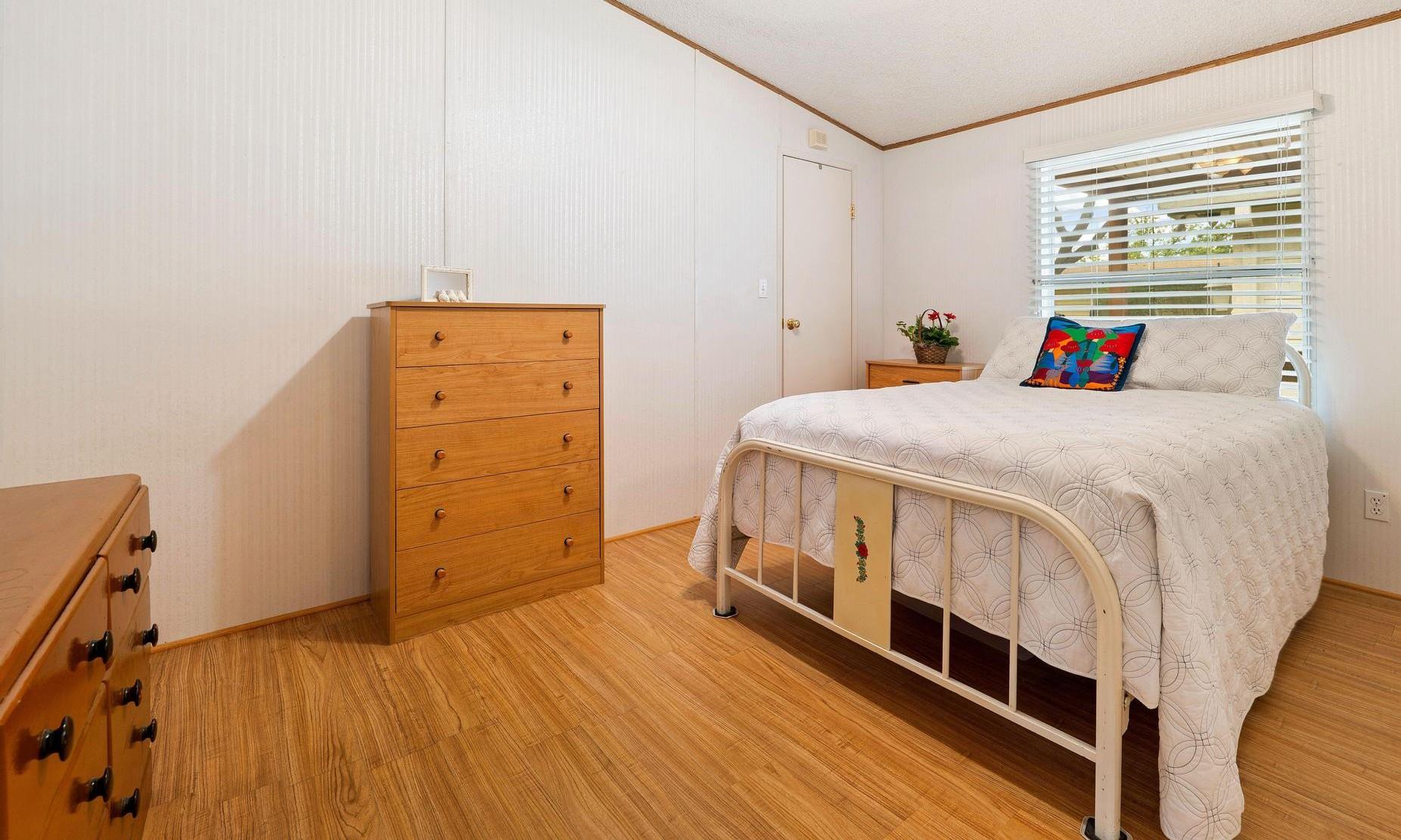 1019 Lake Shore Dr, Spicewood, TX 78669